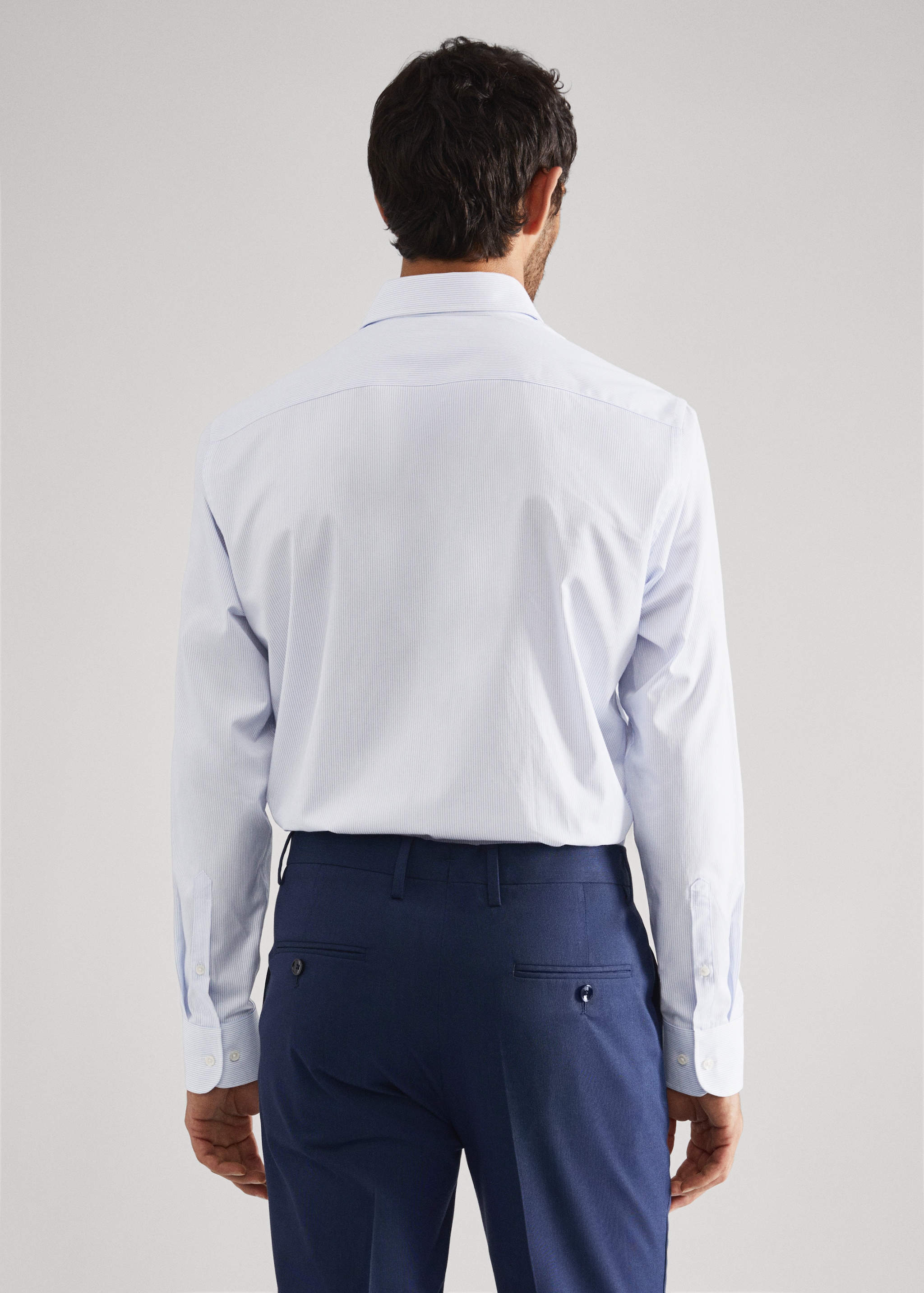 Slim Fit-Anzughemd aus Baumwolle mit Streifen - Rückseite des Artikels