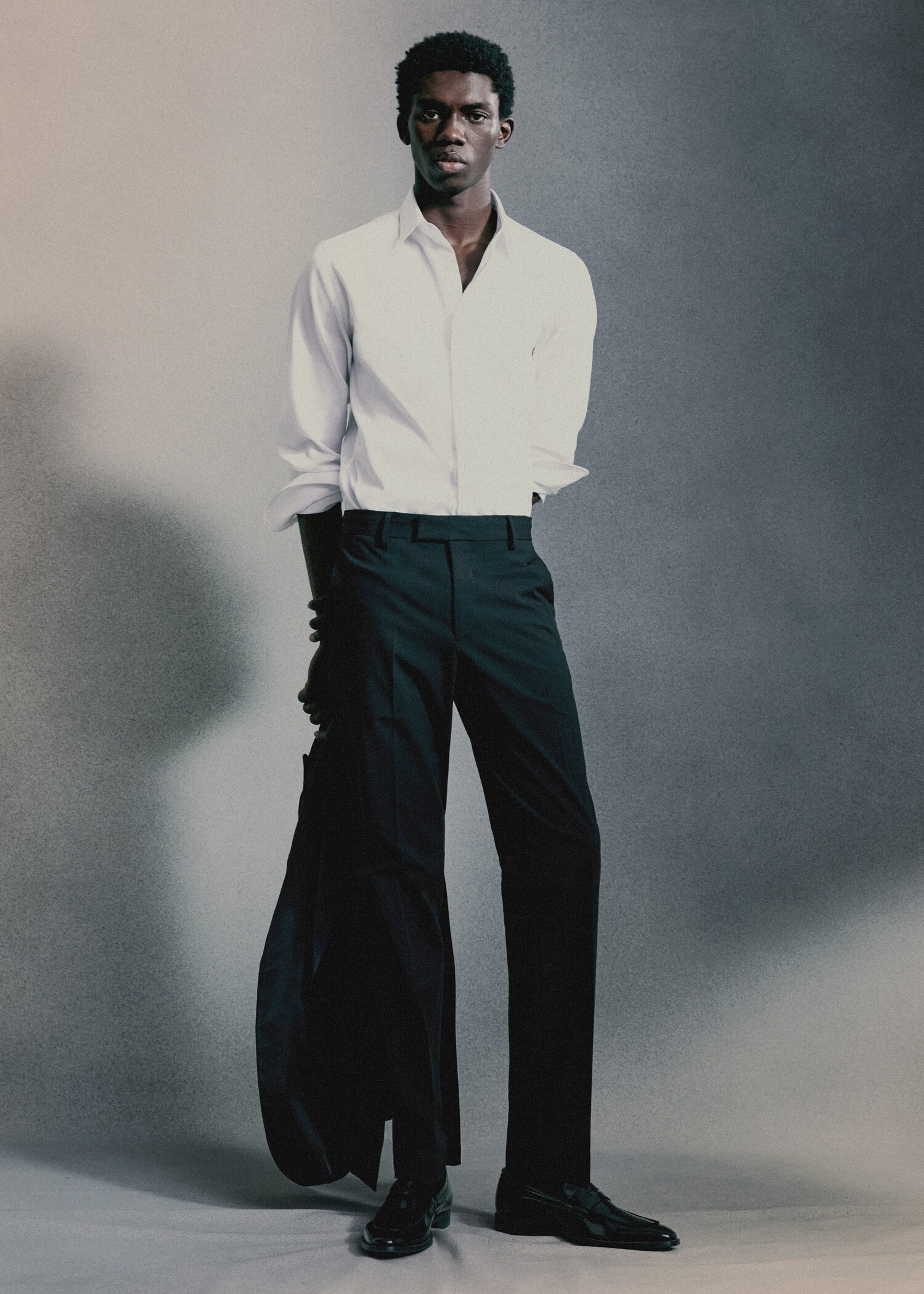 Slim-fit suit shirt with hidden buttons - Details of the article 6