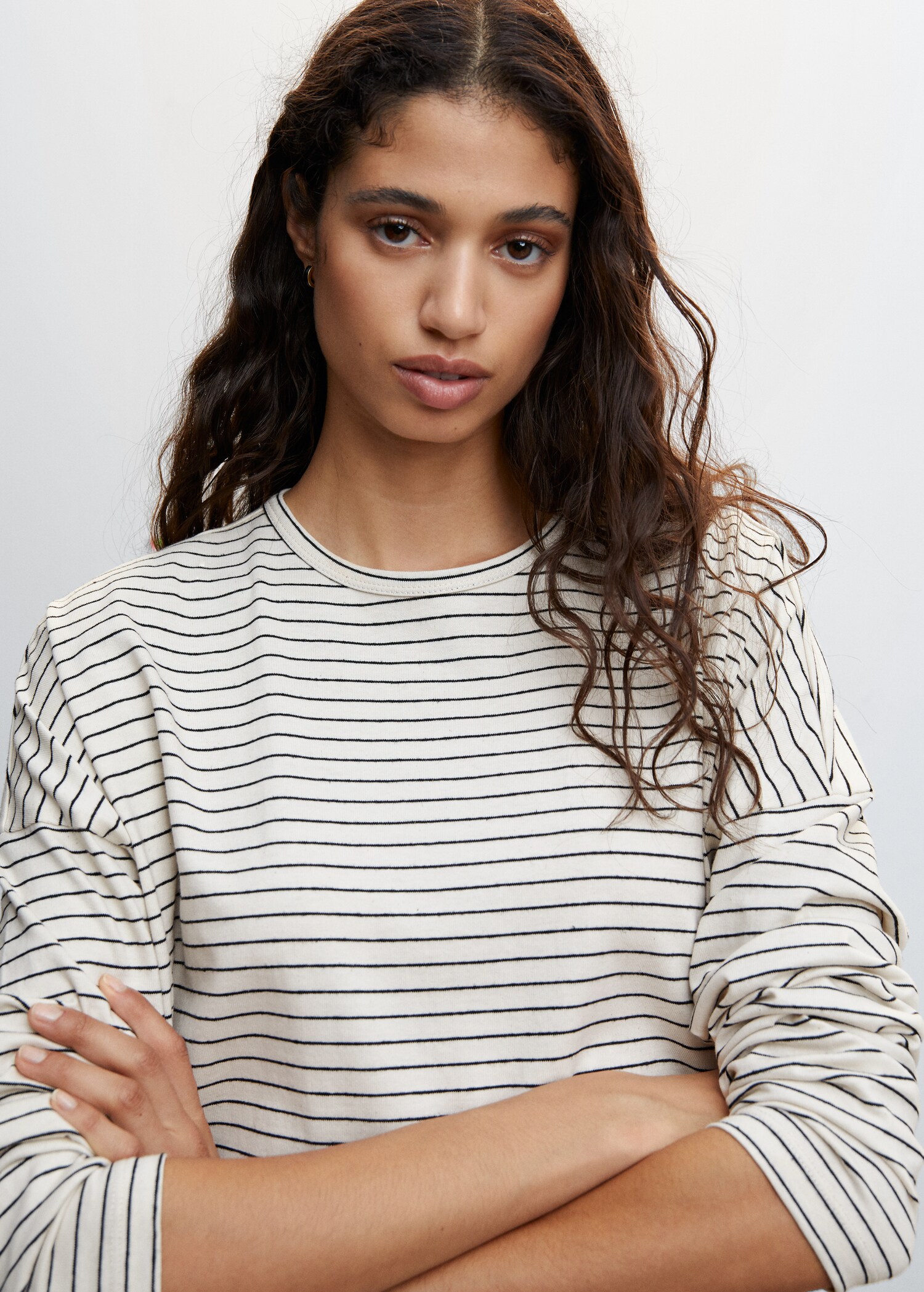 Oversized long-sleeved t-shirt - Details of the article 1