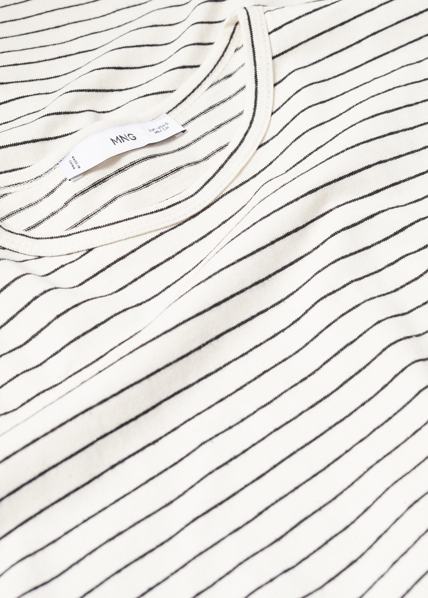 Oversized long-sleeved t-shirt - Details of the article 8