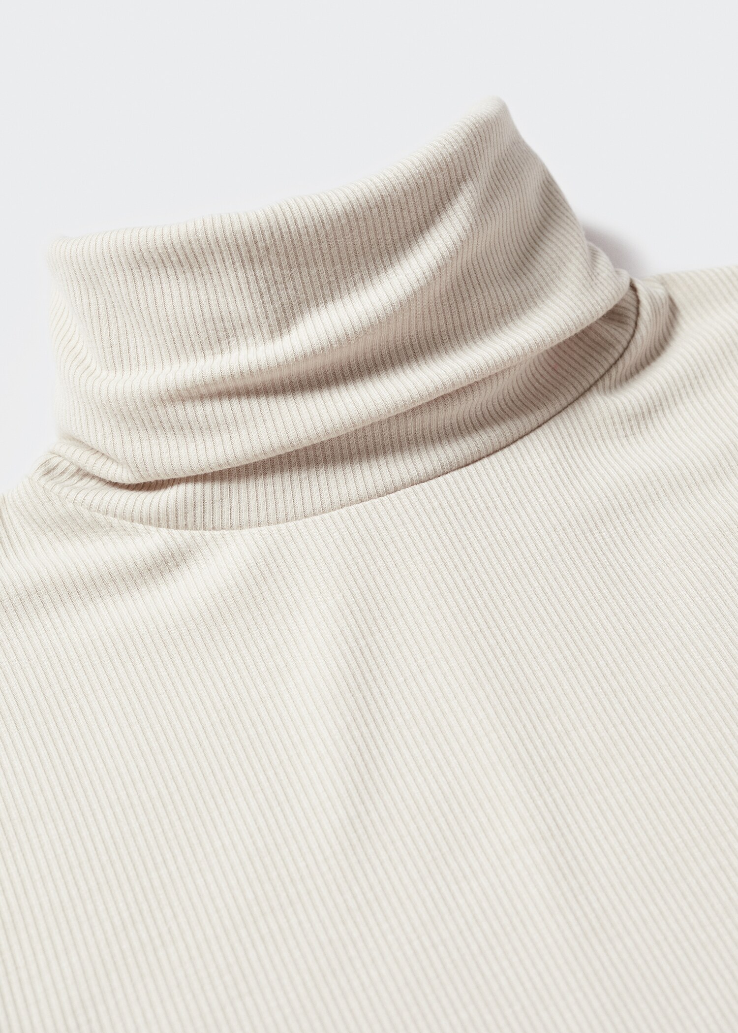 Ribbed high neck t-shirt - Details of the article 8