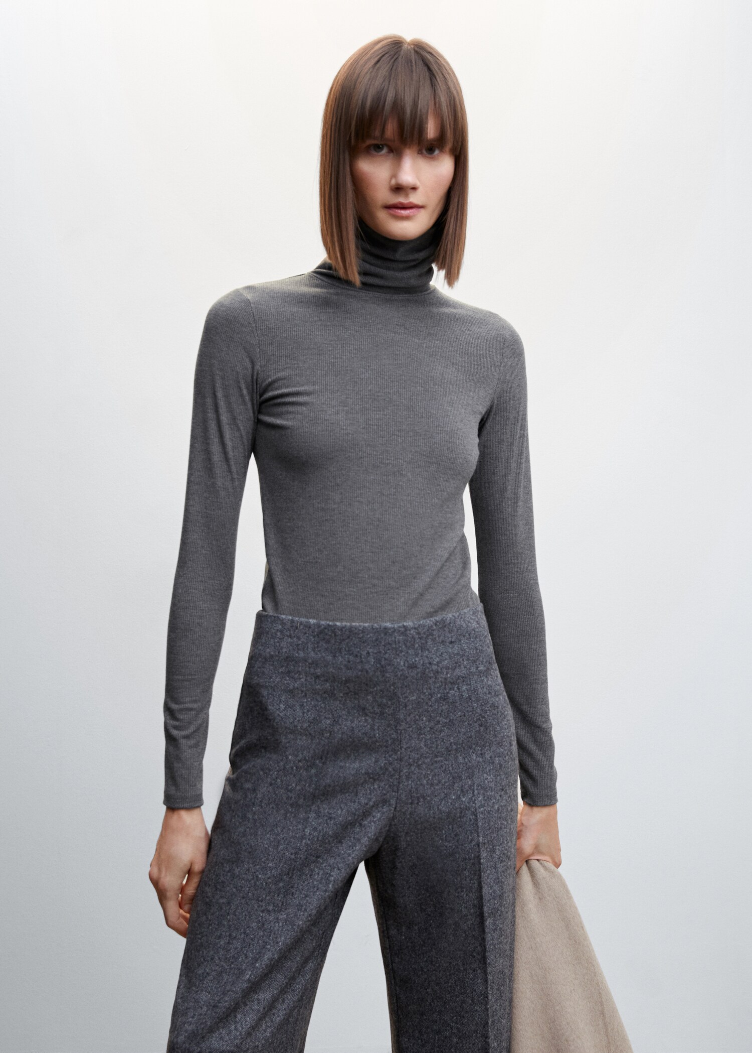 Ribbed high neck t-shirt - Medium plane