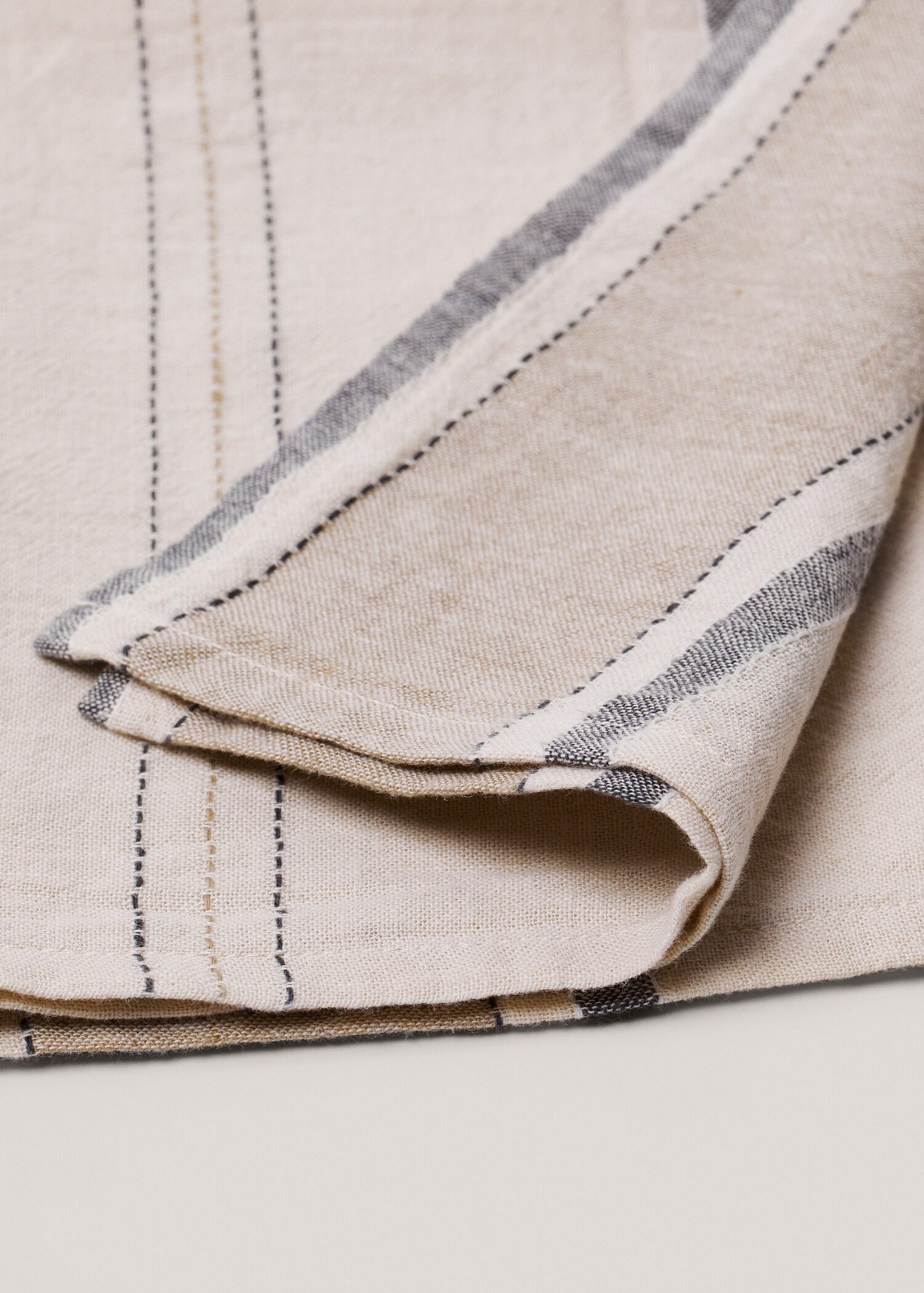 Pack of 2 cotton and linen napkins  - Details of the article 2