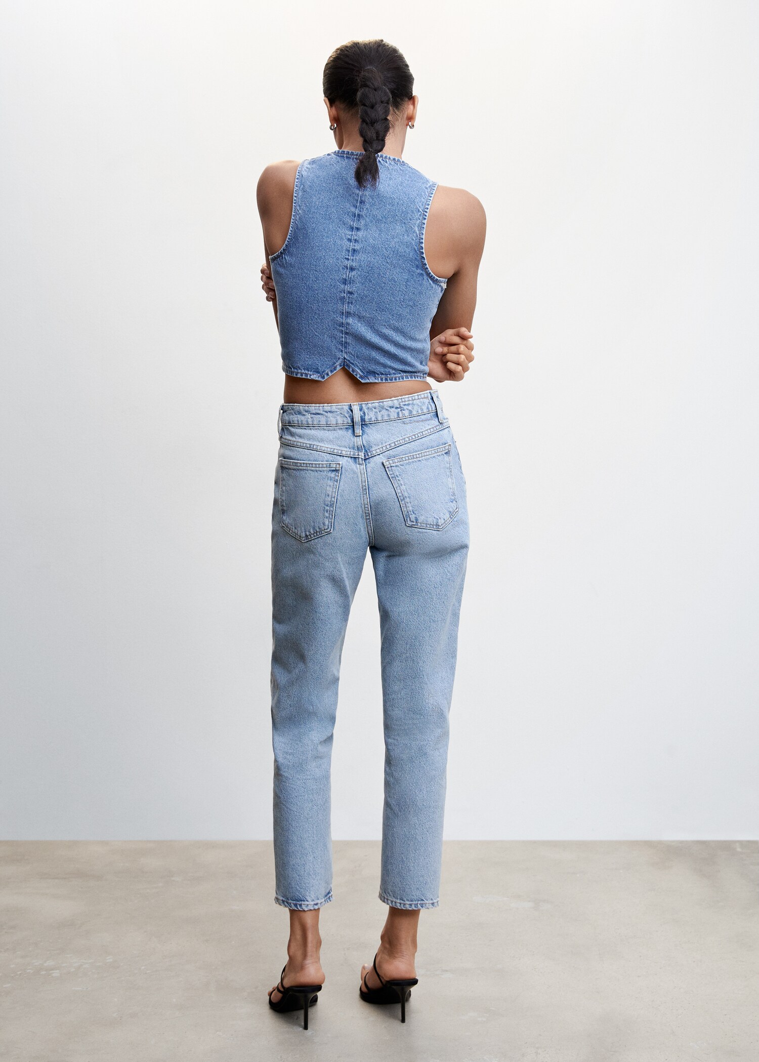 Mom high-waist jeans - Reverse of the article