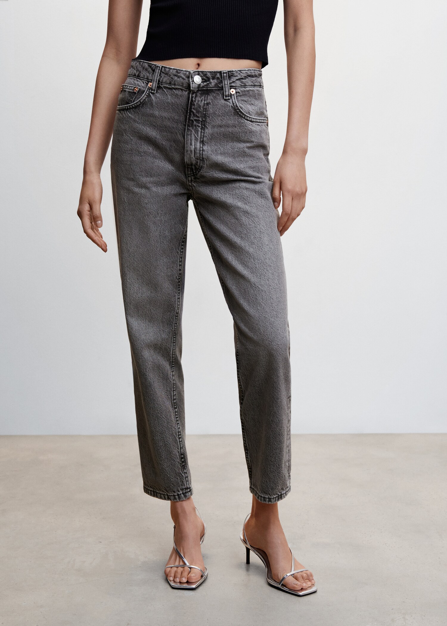 Mom jeans hög midja - Bild av mittparti