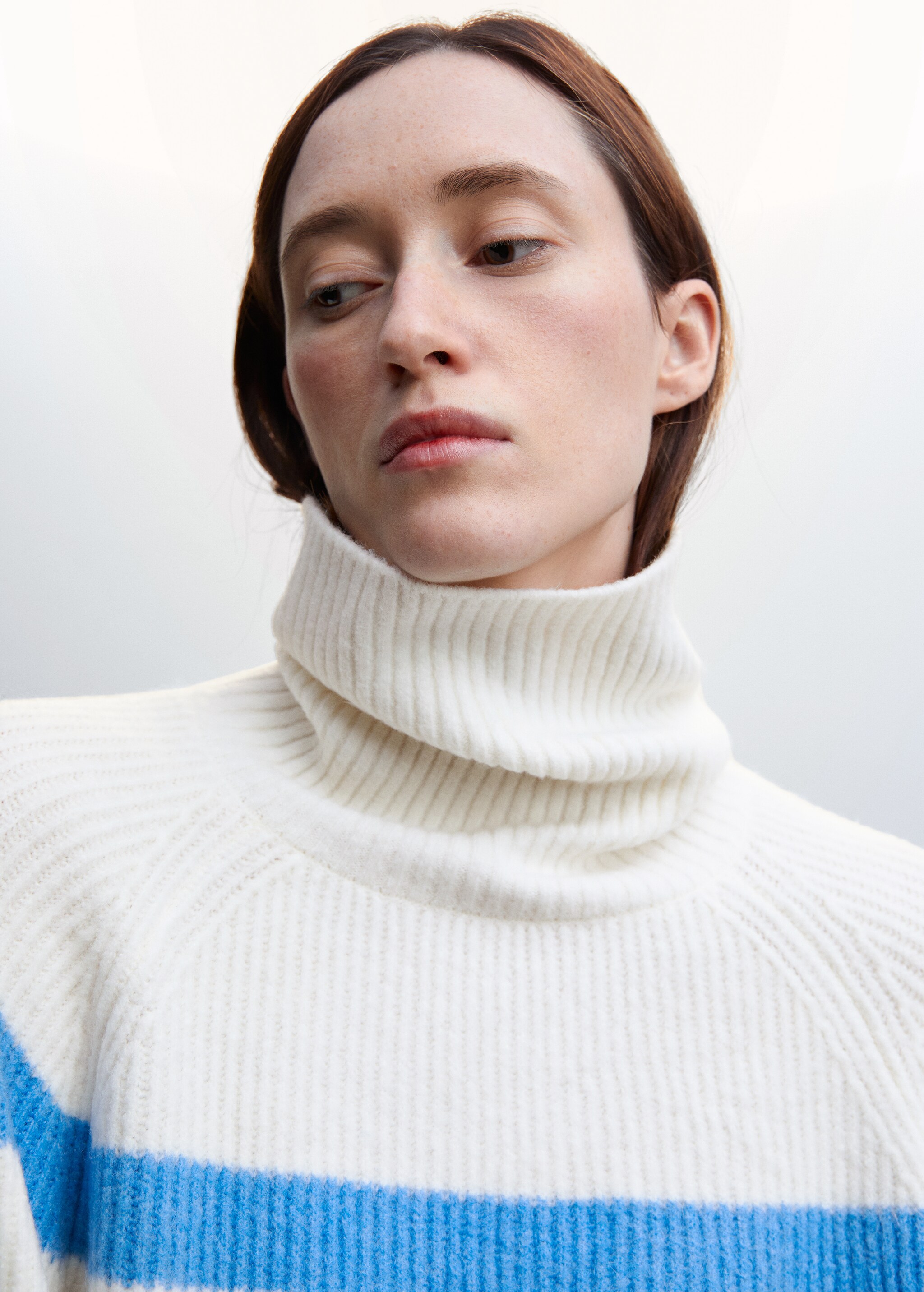 Striped turtleneck sweater - Details of the article 1