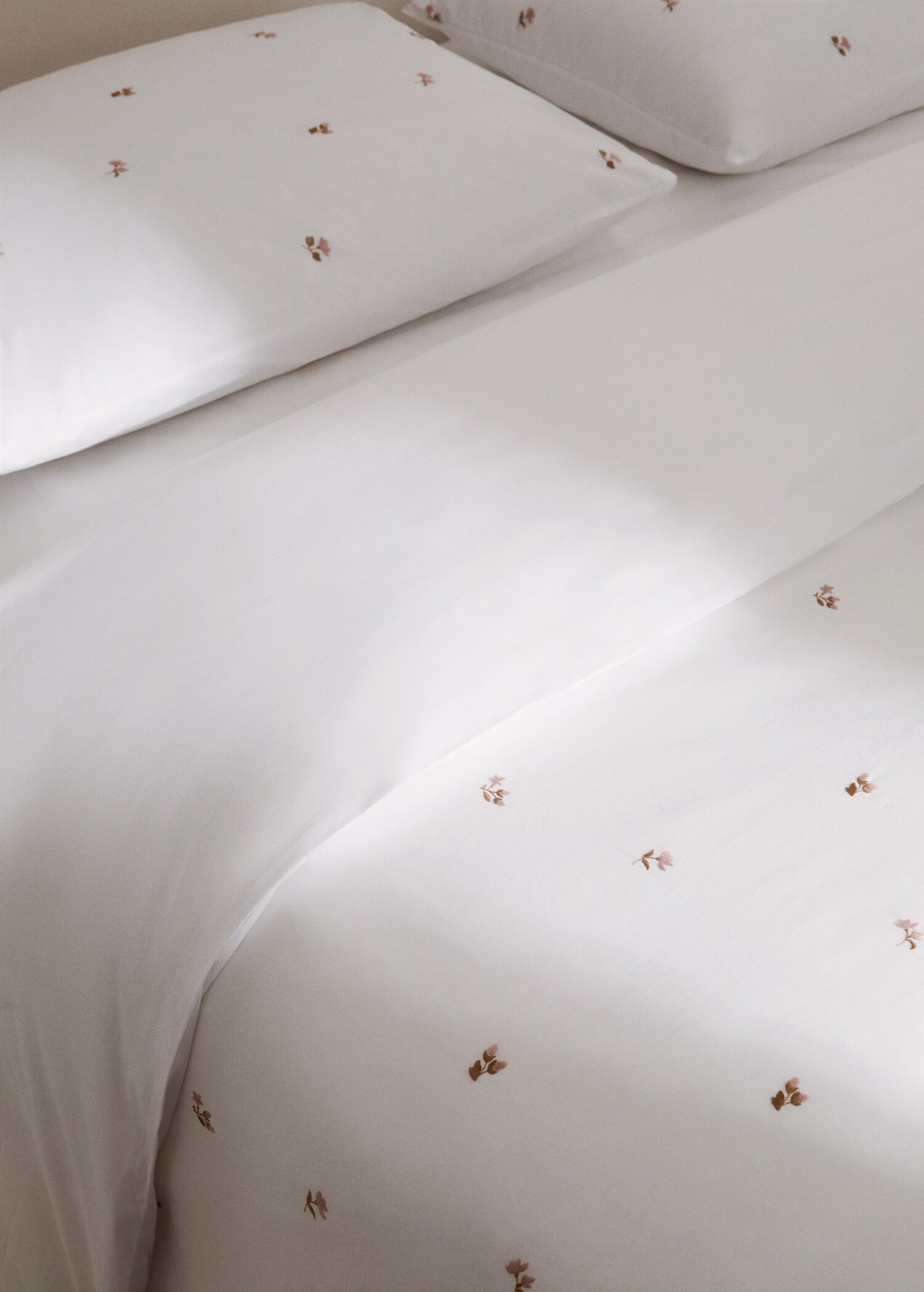 Påslakan broderade blommor 180 cm säng - Detaljer om artikeln 9