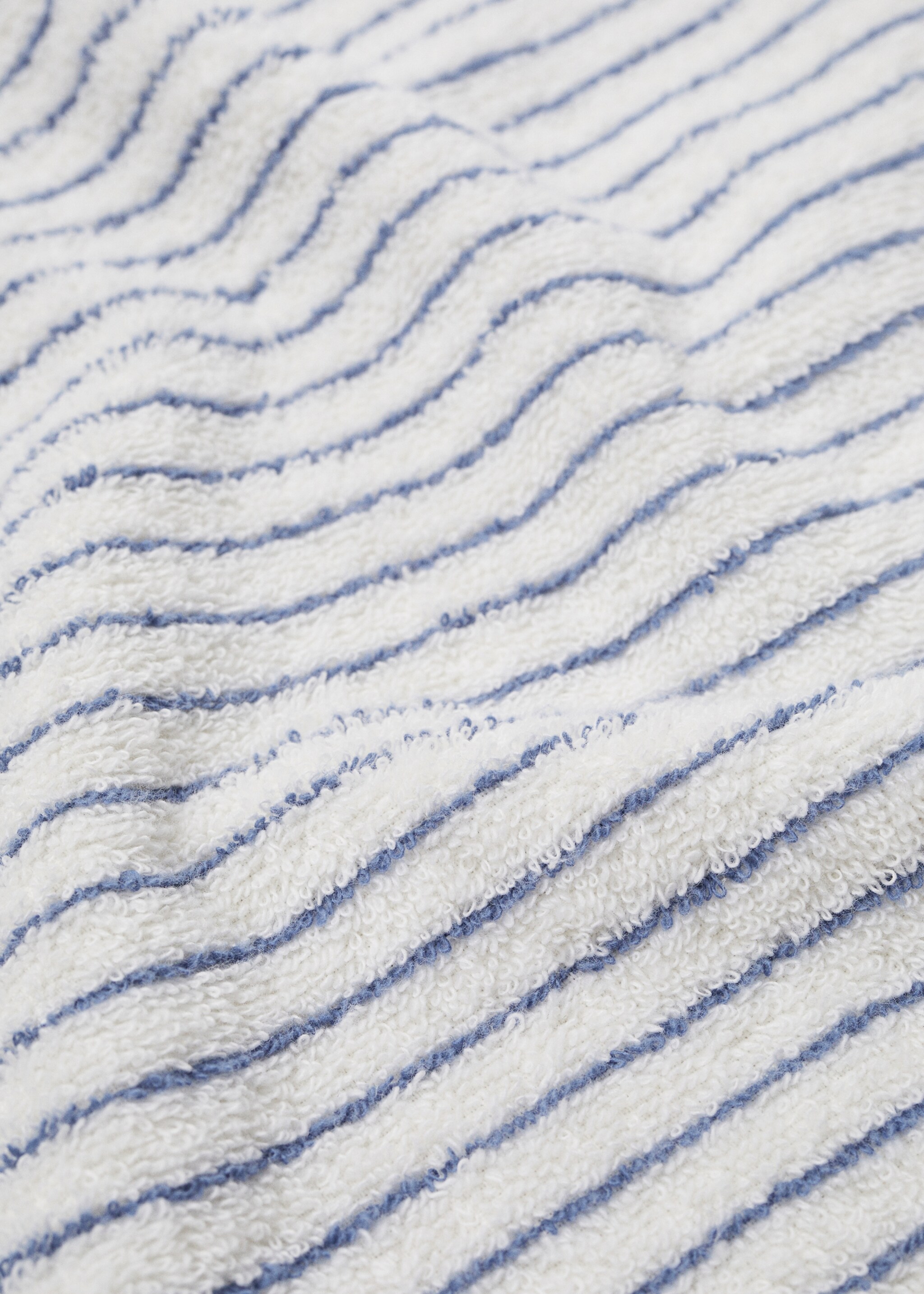 Striped 100% cotton bath towel 35.43x59.06 in - Details of the article 1