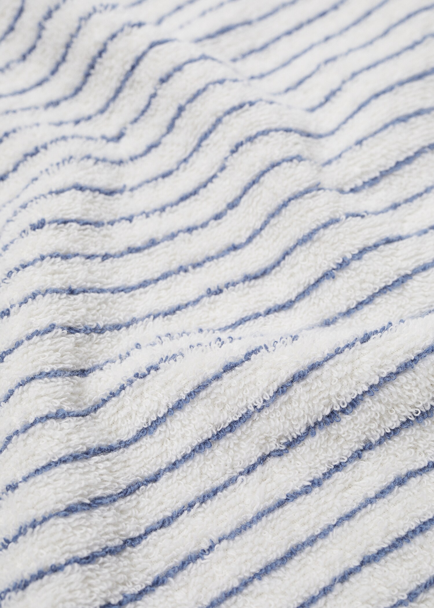Striped 100% cotton bath towel 35.43x59.06 in - Details of the article 1