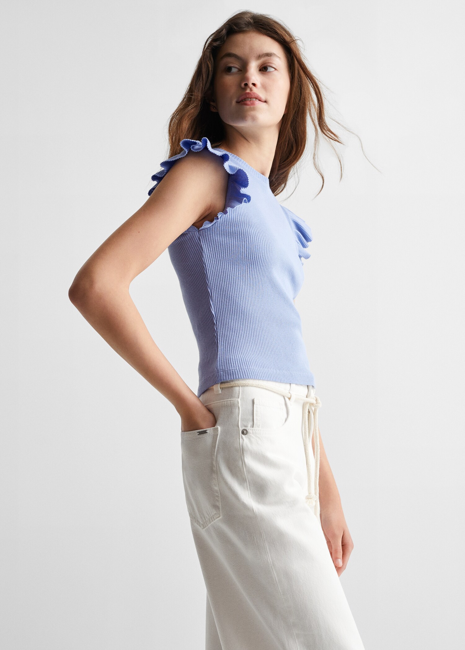 T-Shirt mit Volant-Detail - Mittlere Ansicht