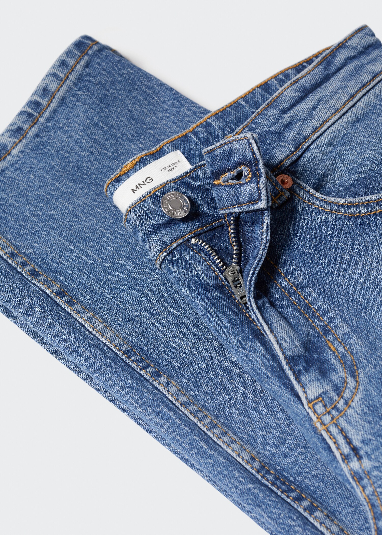 Medium-comfort straight jeans - Details of the article 8