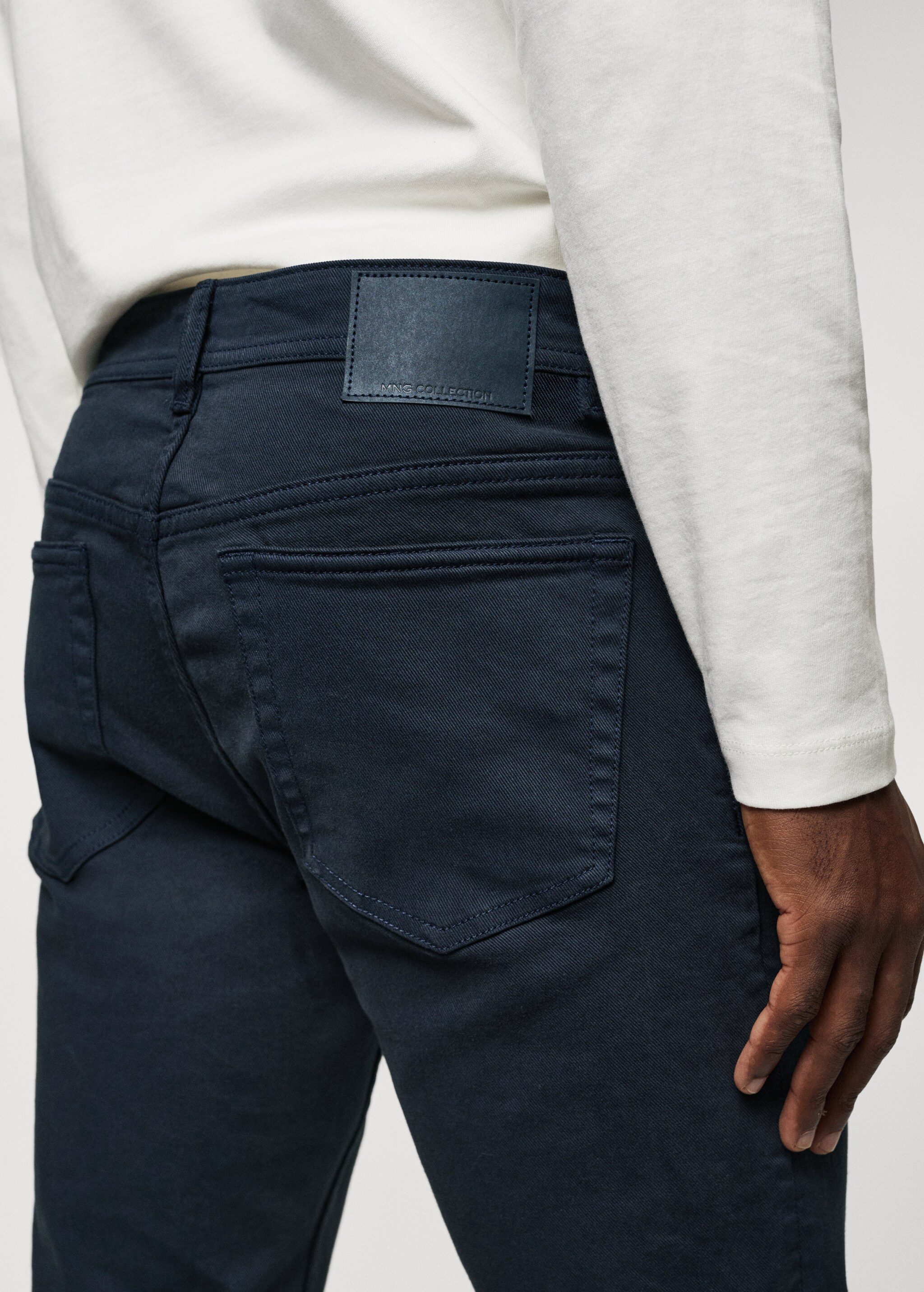 Slim-fit coloured jeans - Details of the article 4