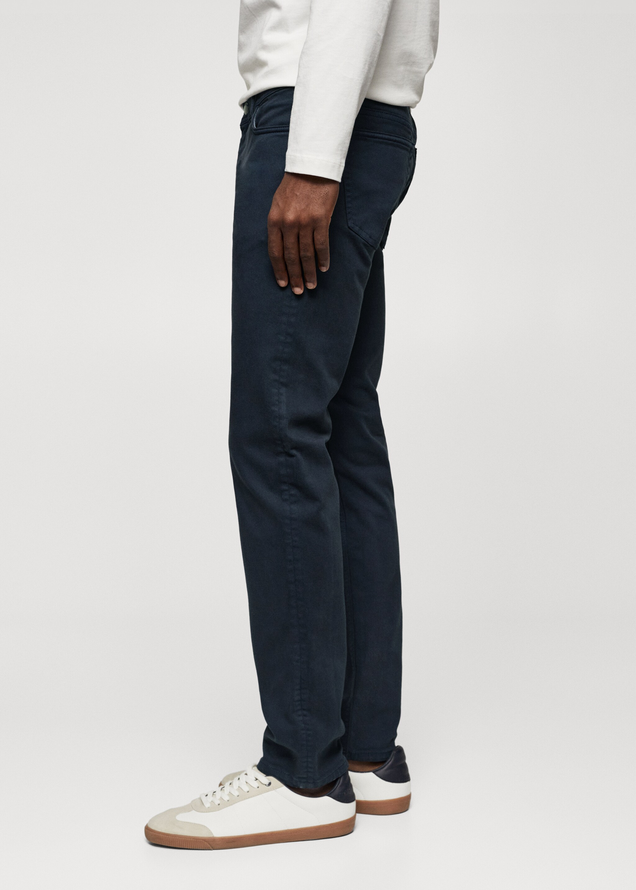 Slim-fit coloured jeans - Details of the article 6