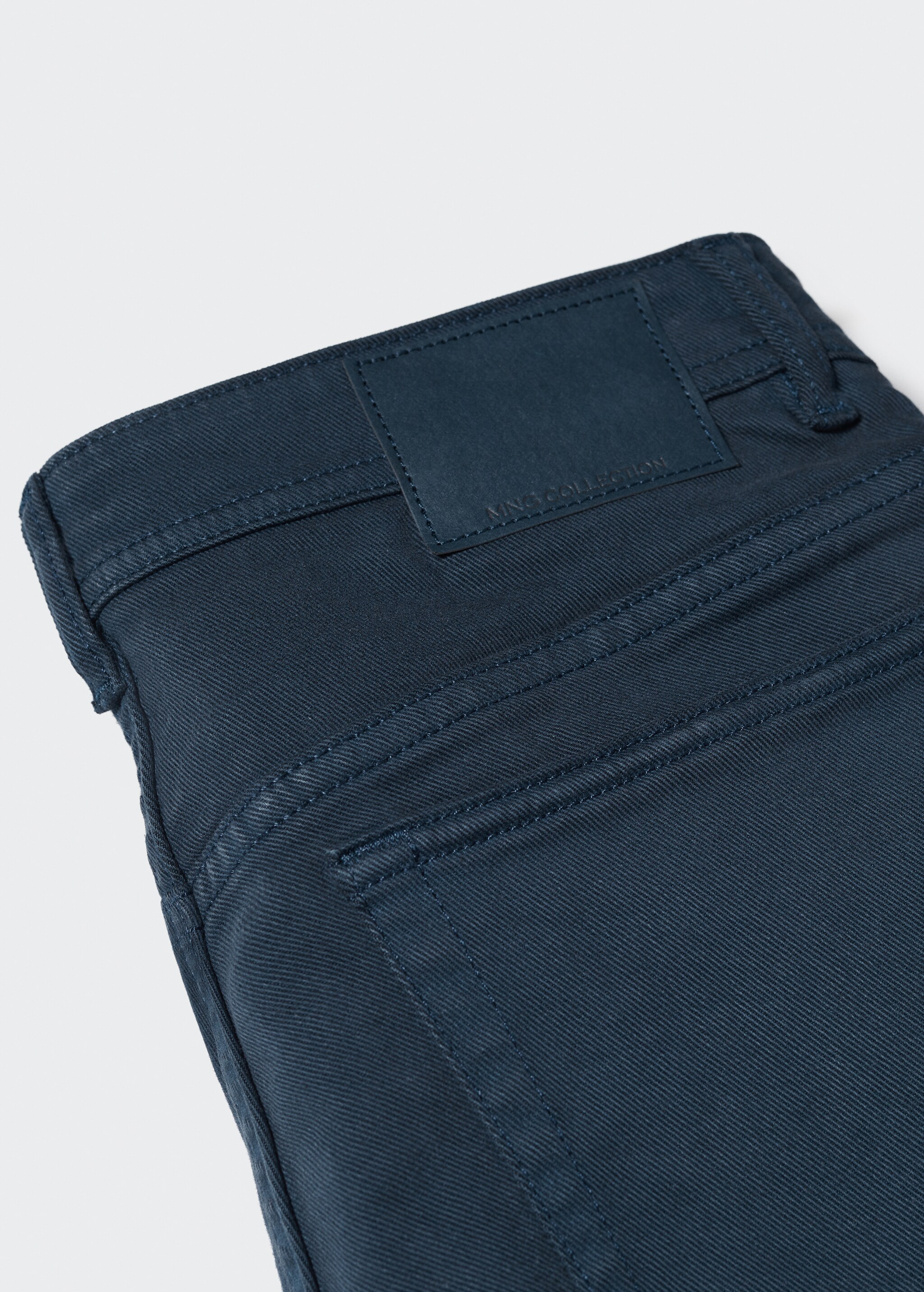 Slim-fit coloured jeans - Details of the article 8