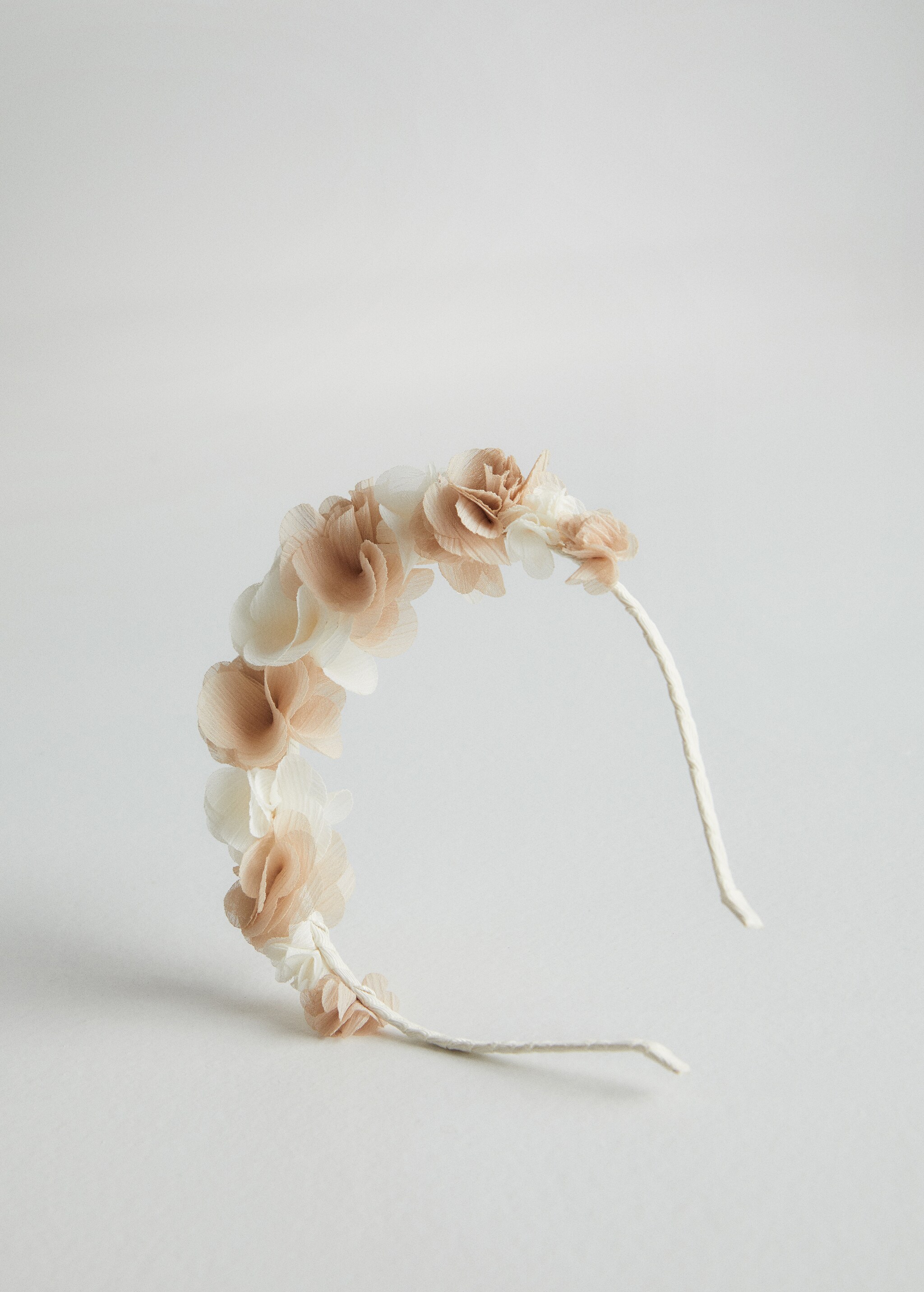 Headband with embossed flowers - Details of the article 5
