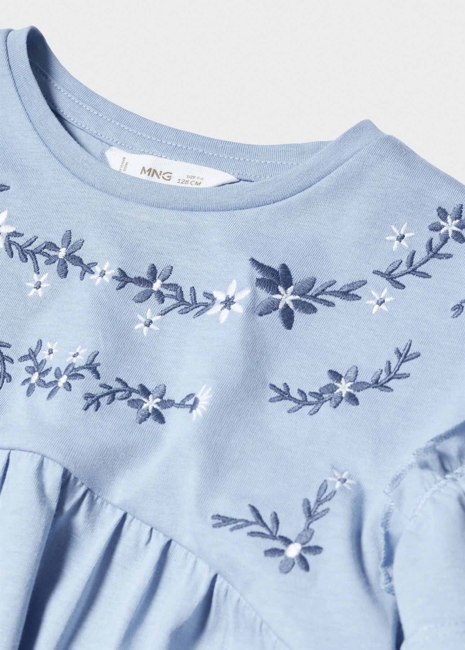 Tricou cu flori brodate - Detaliu al articolului 8