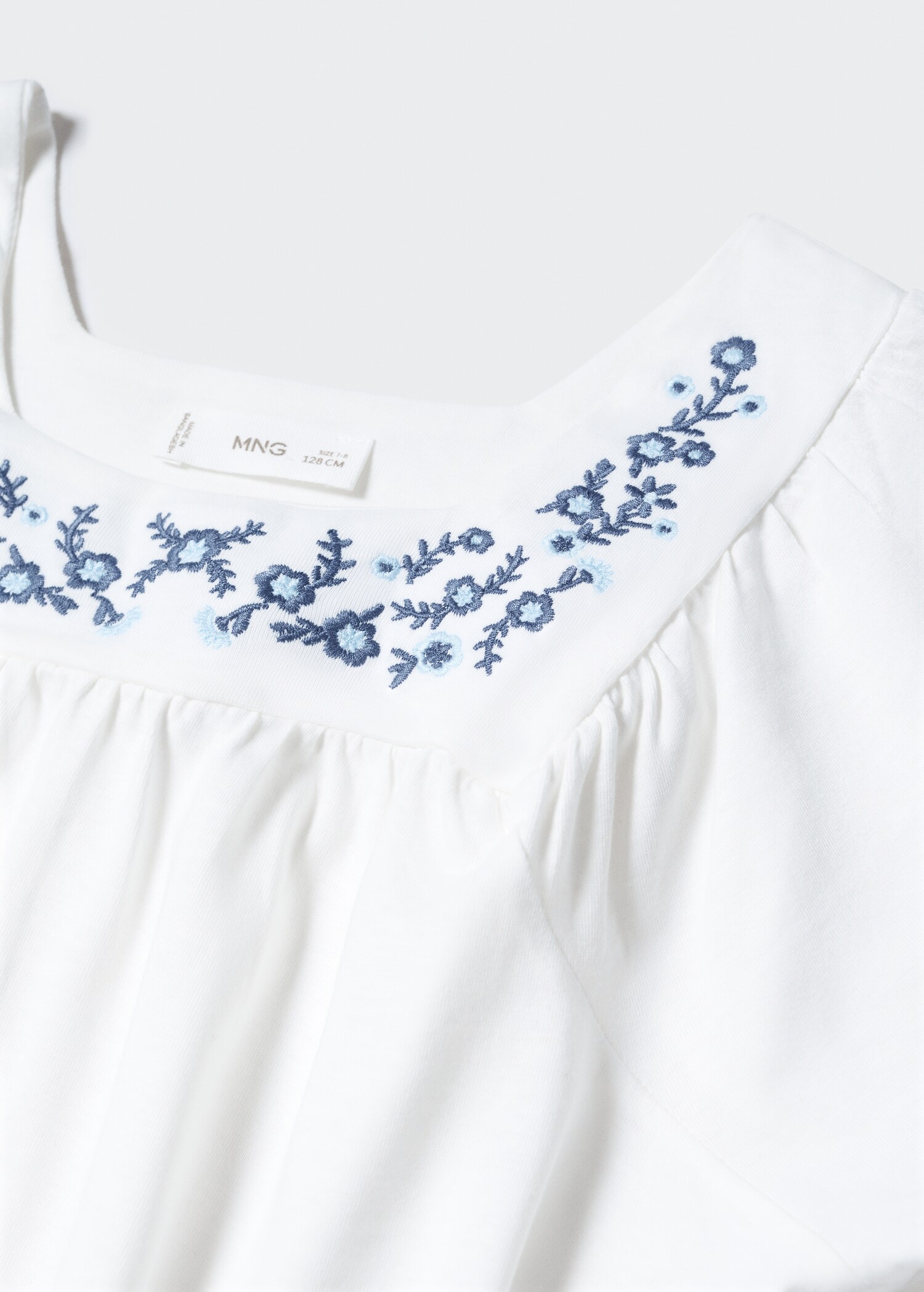 Embroidered flowers T-shirt - Details of the article 8