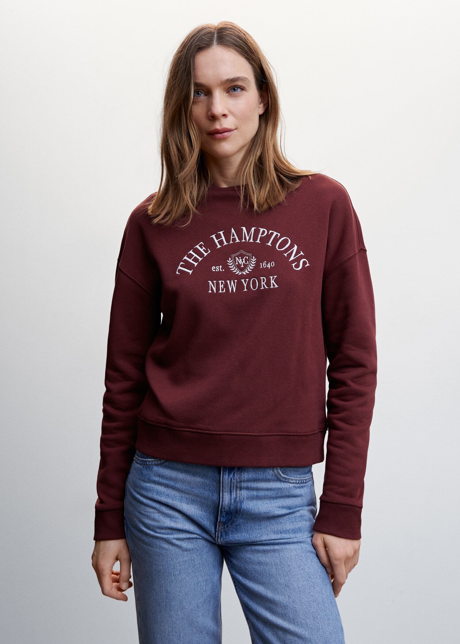 Sweatshirt mit aufgesticktem Schriftzug - Mittlere Ansicht