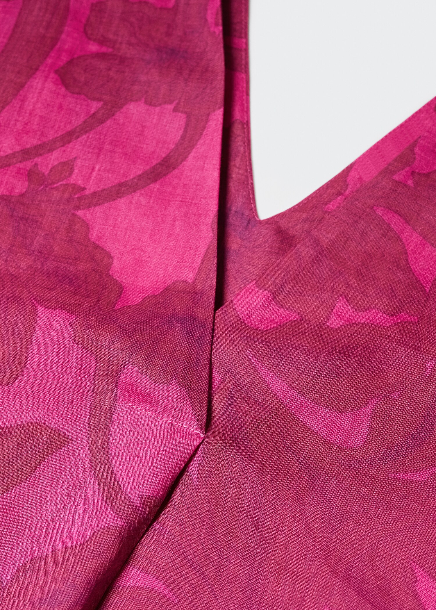 Kleid mit Blumenmuster - Detail des Artikels 8