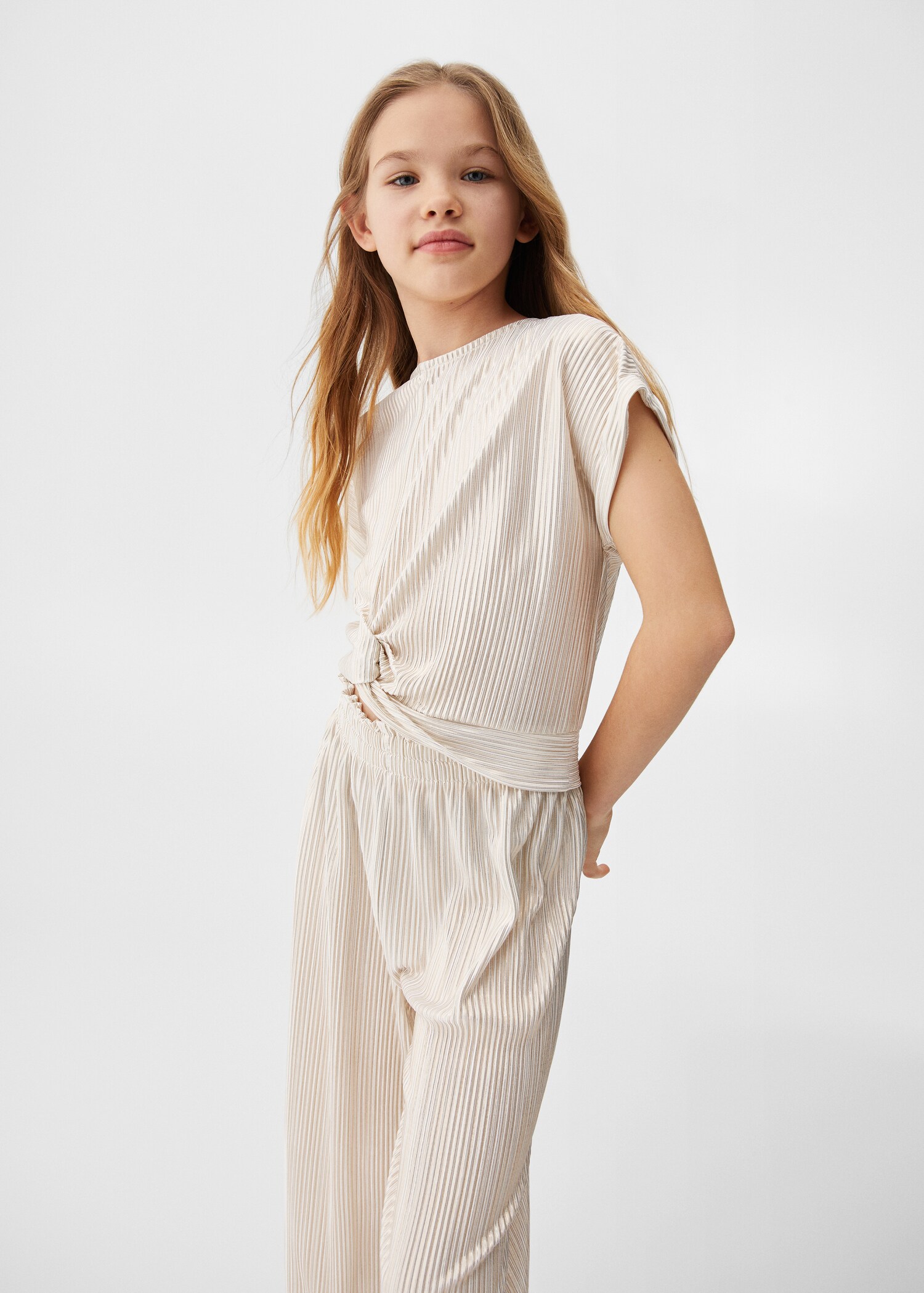 Tricou plisat - Plan mediu