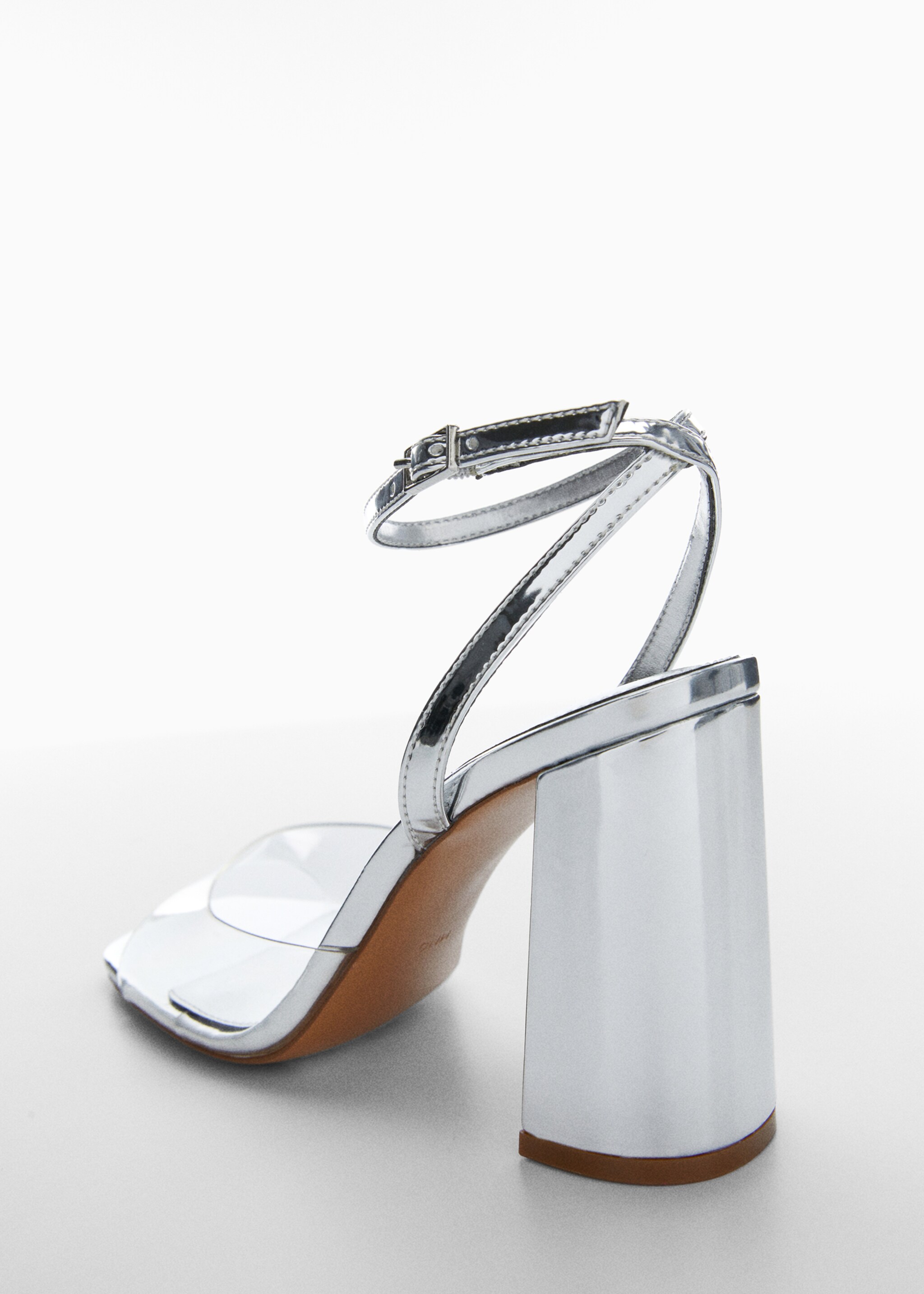 Metallic sandals with vinyl panel  - Details of the article 1, Silver. Ref: 47015147-00.