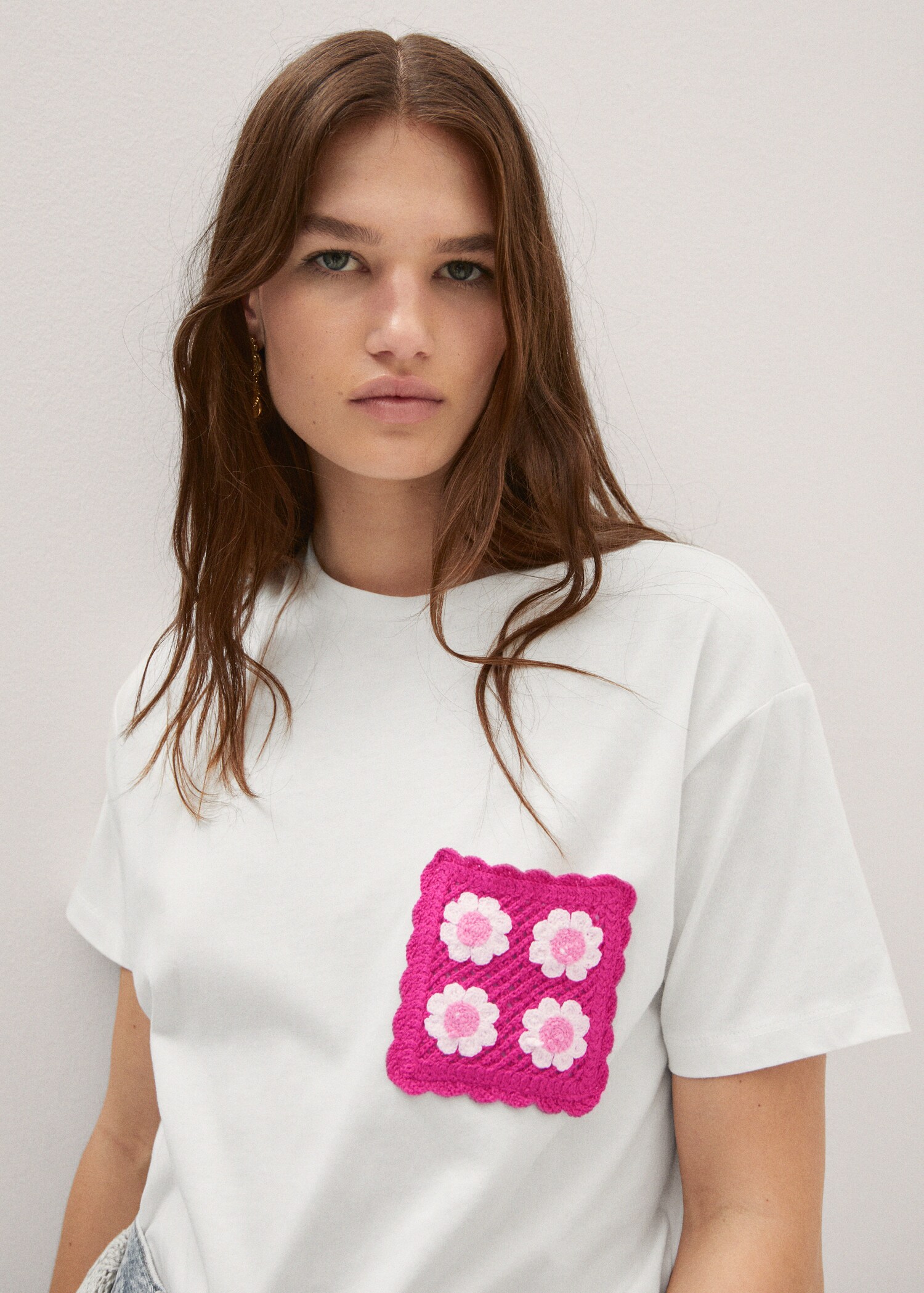 Crochet t-shirt with pocket - Details of the article 1
