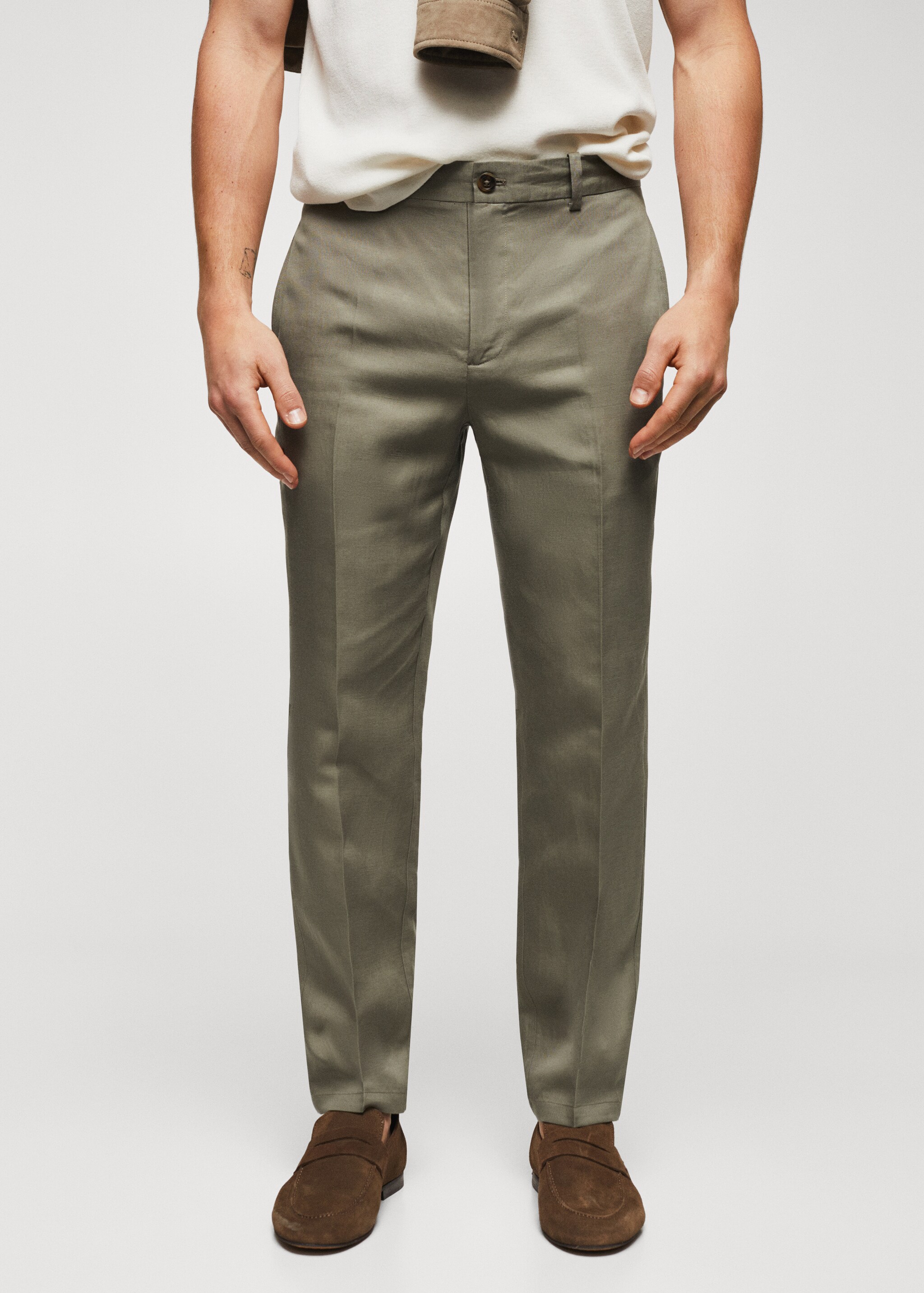 Pantalón slim fit lyocell lino  - Plano medio