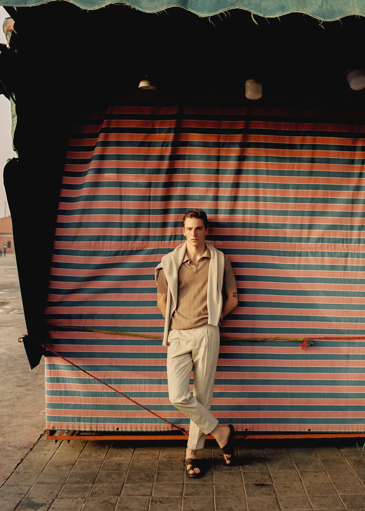 Cotton pleated pants - Details of the article 5