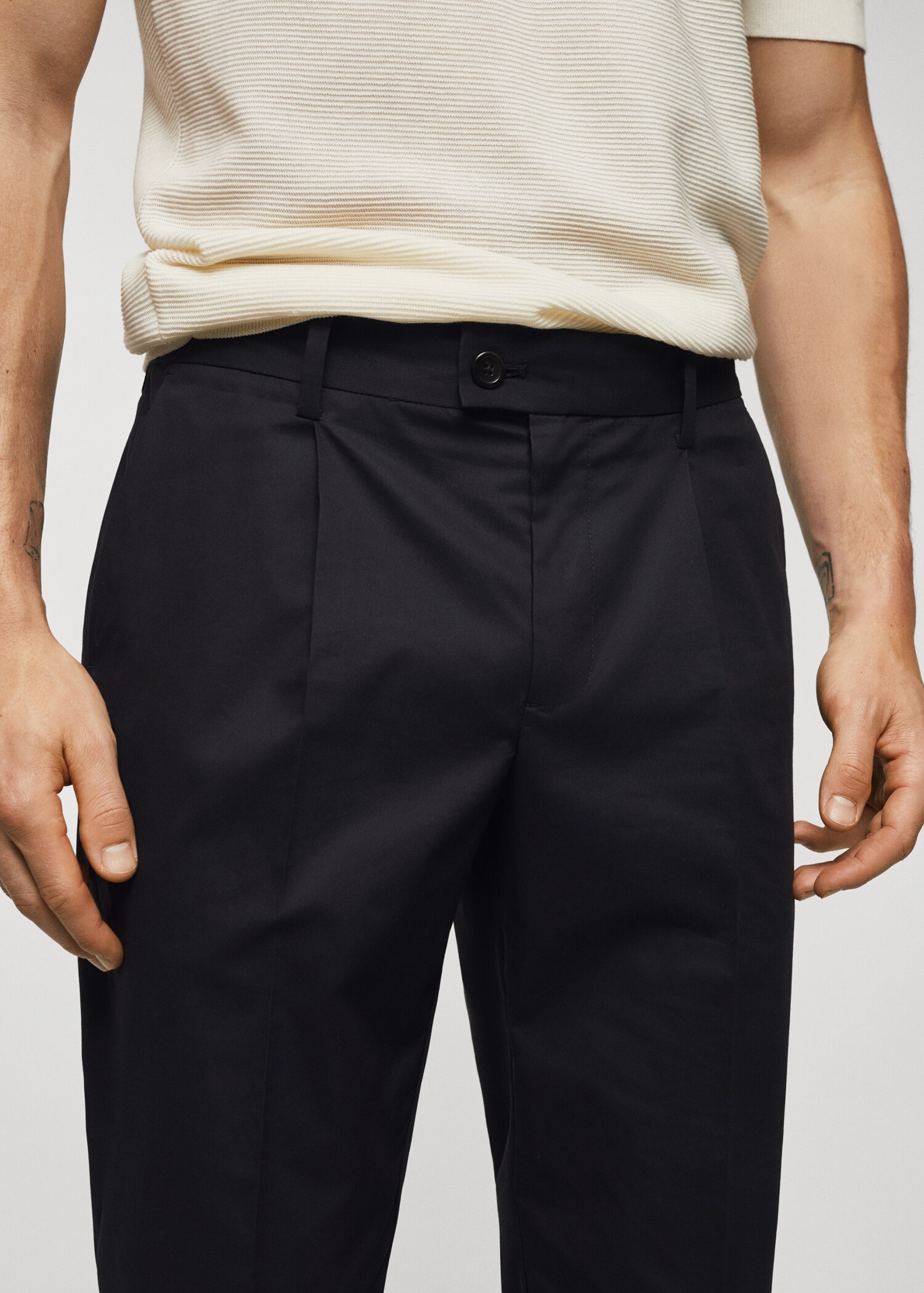 Cotton pleated pants - Details of the article 1