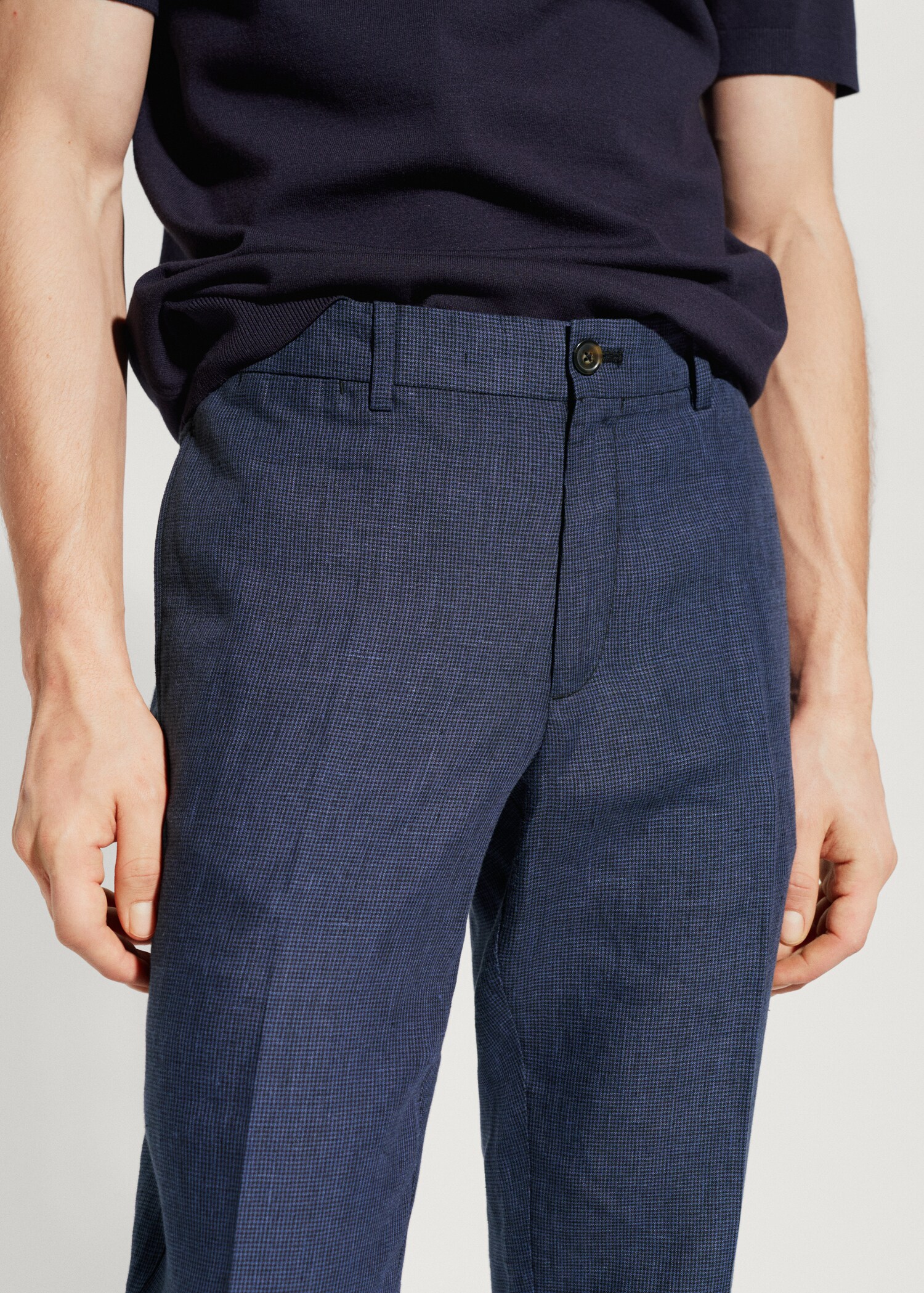 Slim-fit 100% linen pants - Details of the article 1