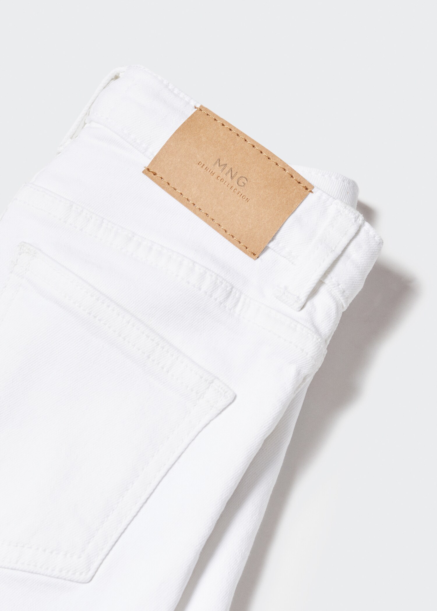 Frayed denim shorts - Details of the article 8