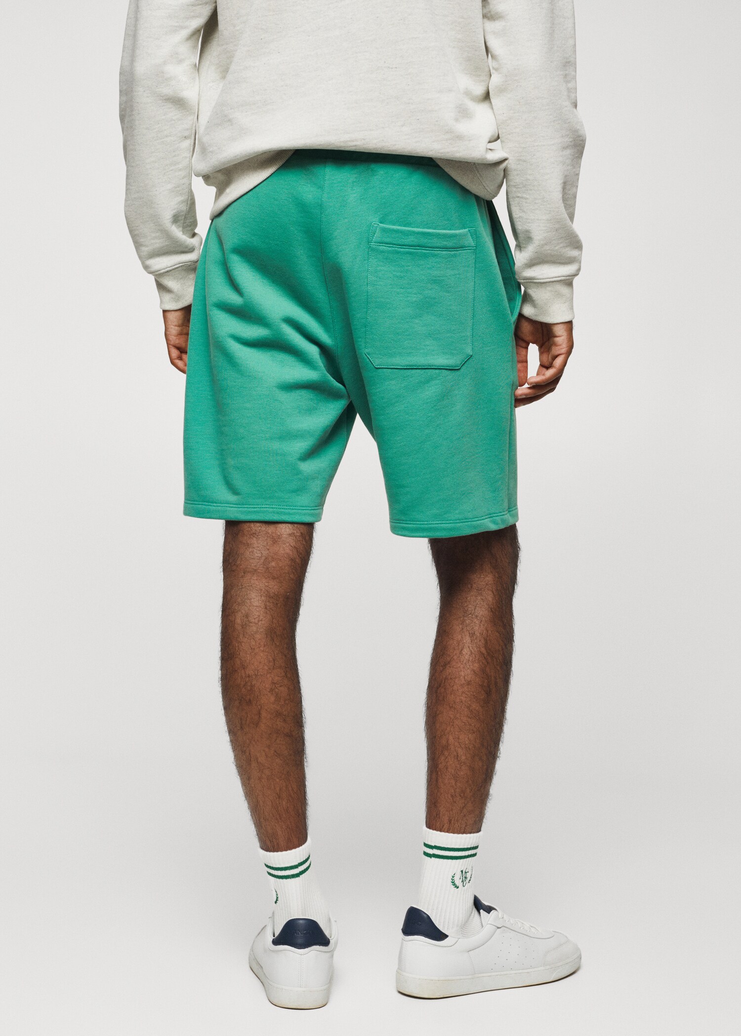 Cotton shorts with drawstring - Reverse of the article
