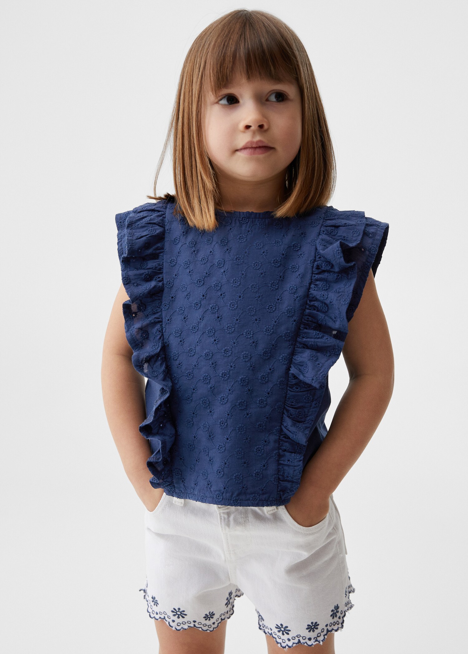 T-shirt fleurs brodées - Plan moyen