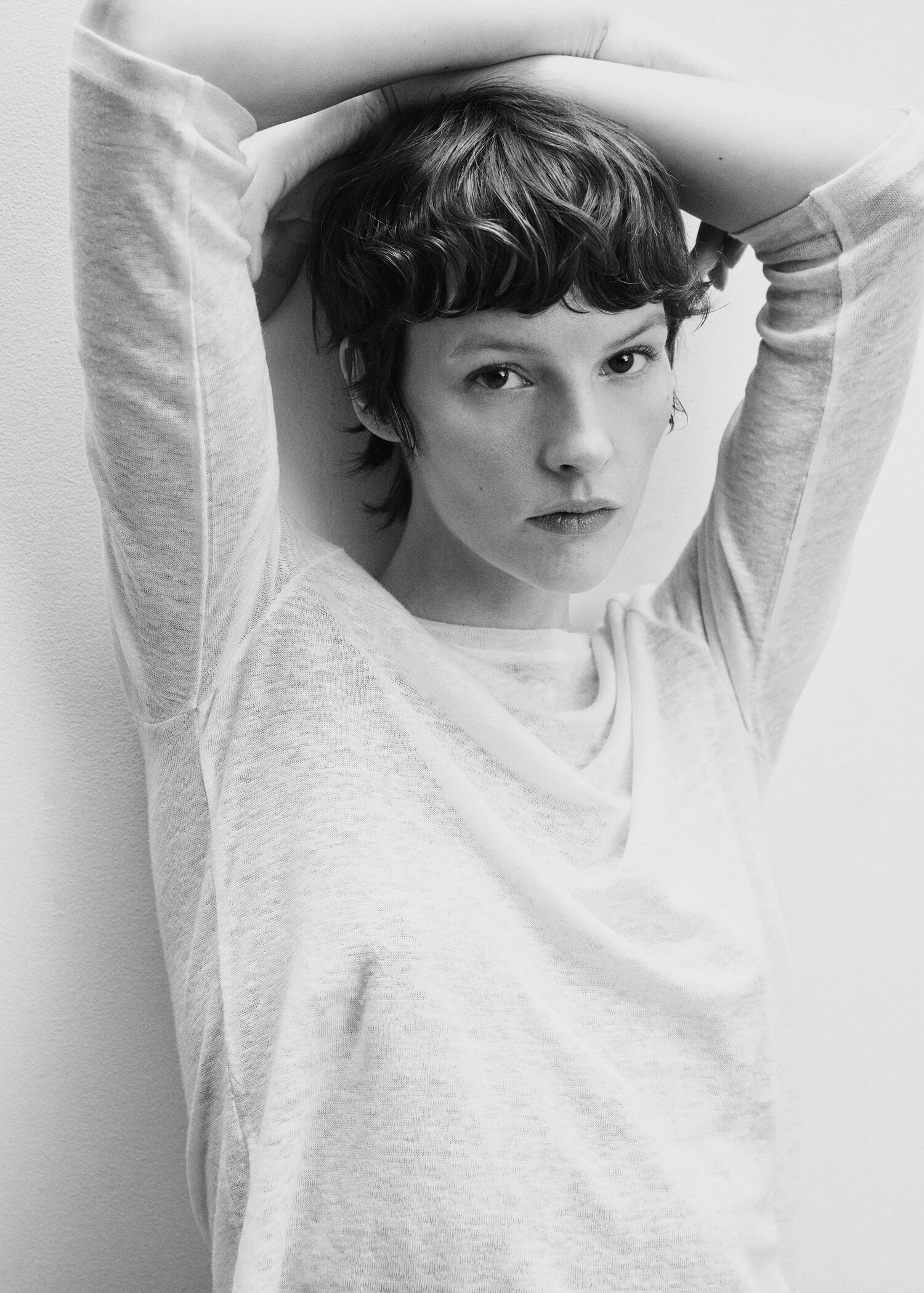 Long-sleeved linen T-shirt - Details of the article 1