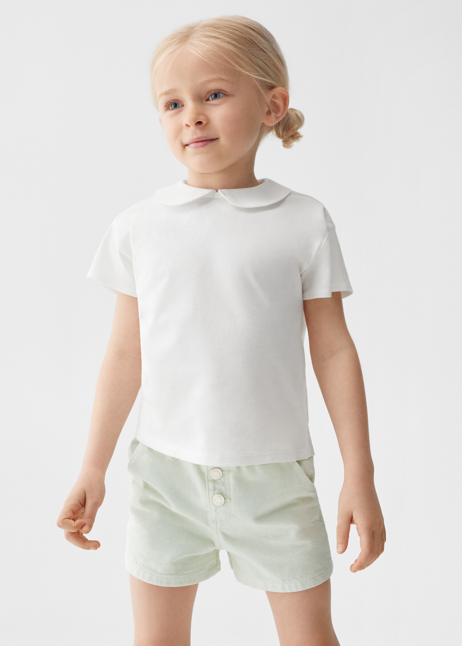 Baumwoll-T-Shirt mit Babydoll-Kragen - Mittlere Ansicht