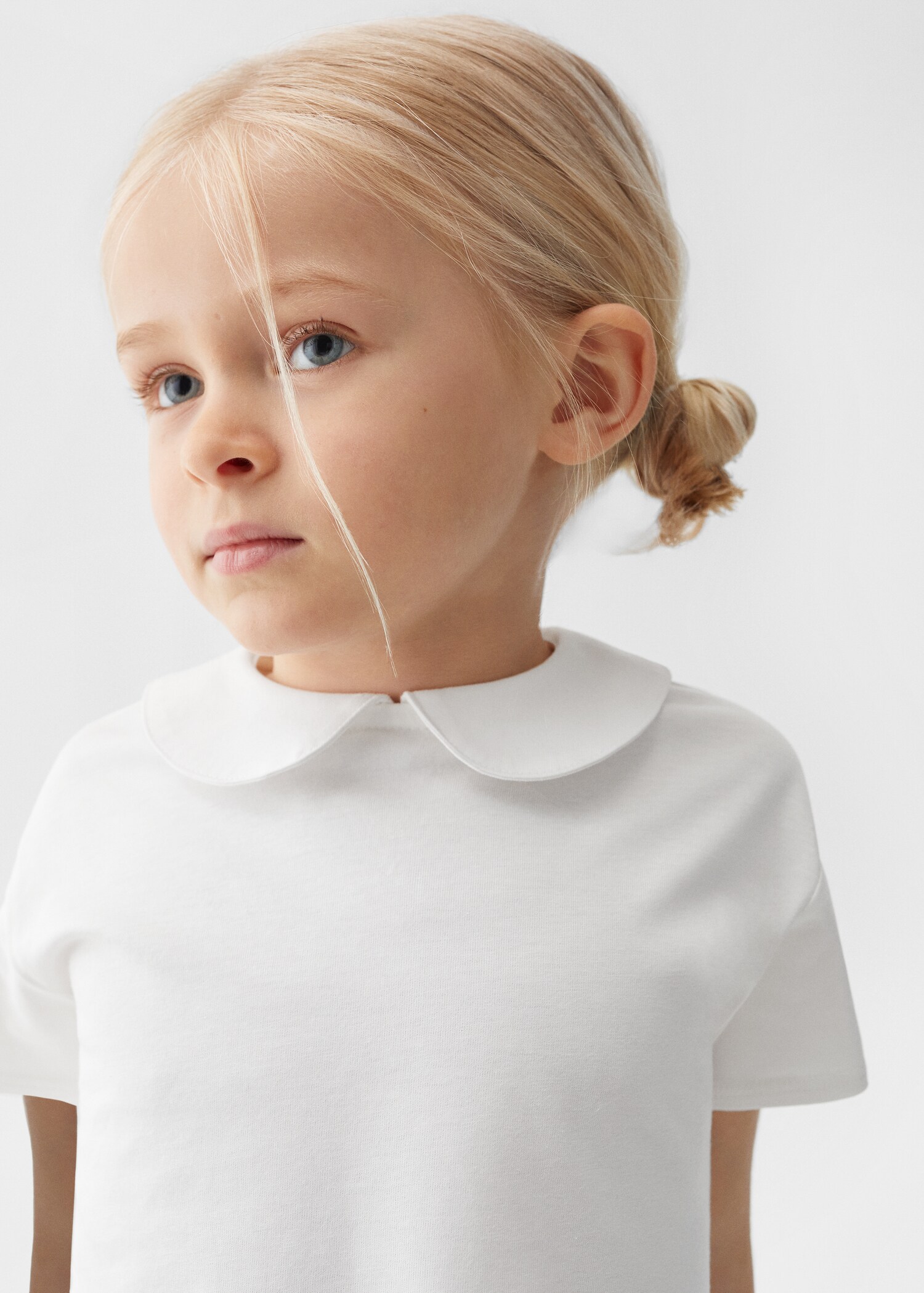 Baumwoll-T-Shirt mit Babydoll-Kragen - Detail des Artikels 1
