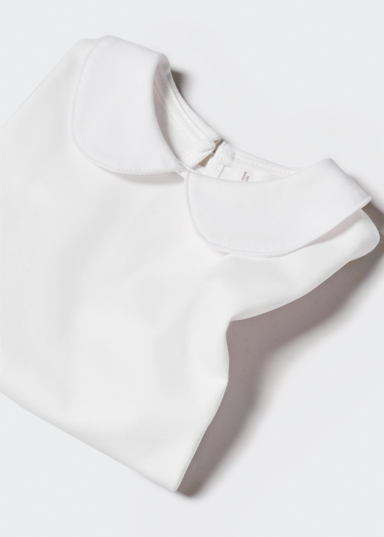 Baumwoll-T-Shirt mit Babydoll-Kragen - Detail des Artikels 8