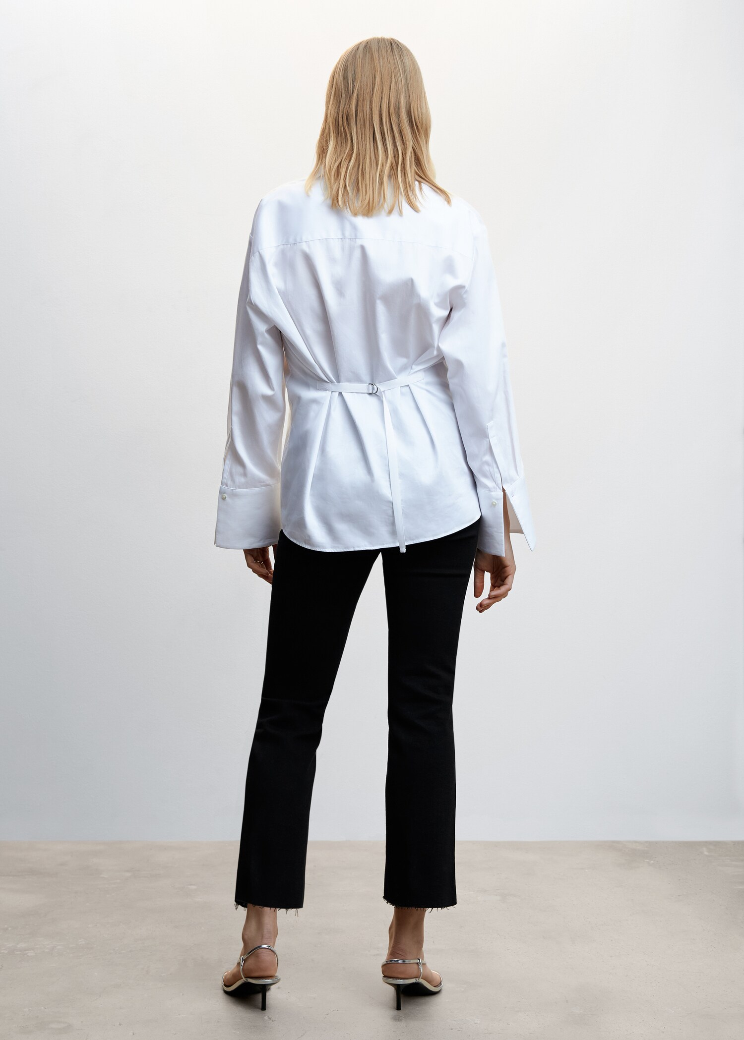 Maternity flared cropped jeans - Reverse of the article
