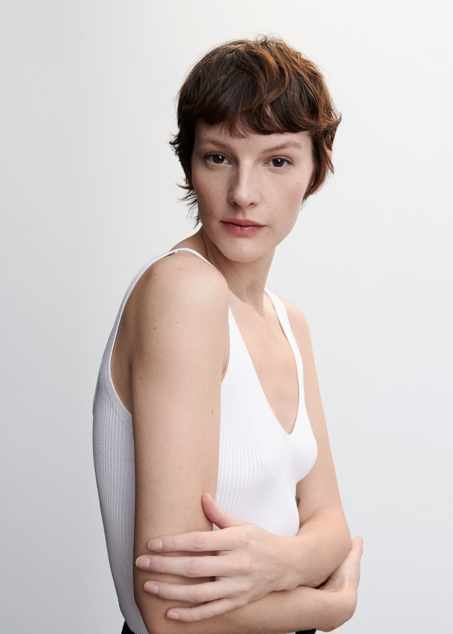 V-neck knitted top - Details of the article 1