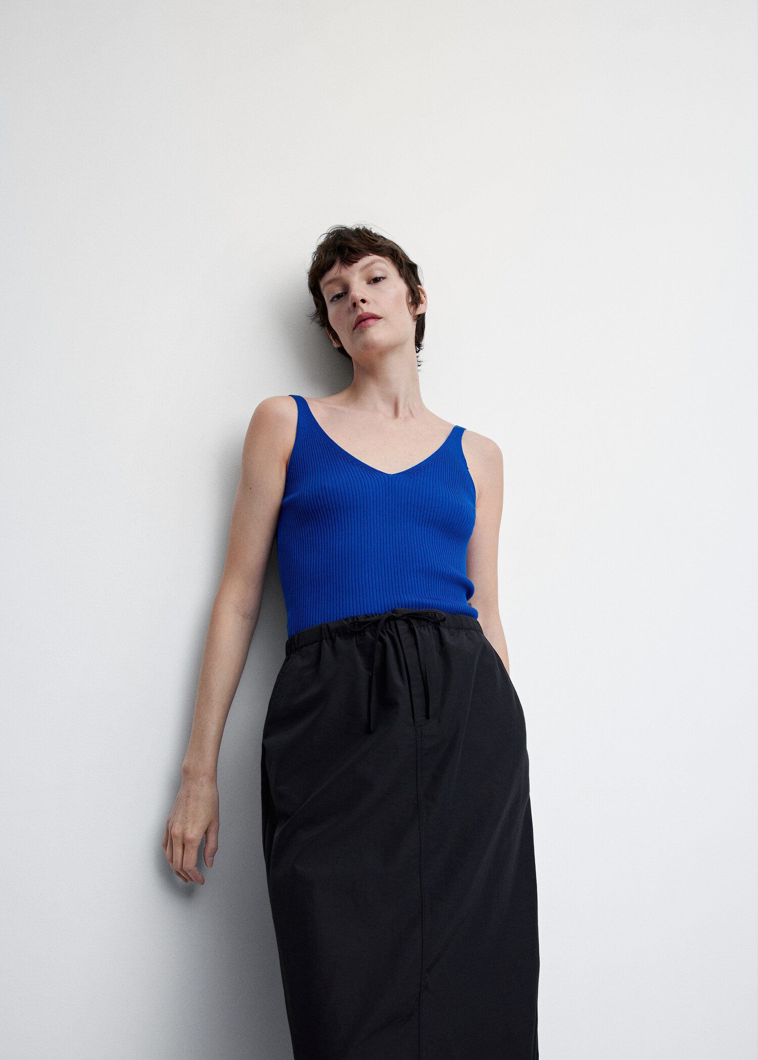 V-neck knitted top - Details of the article 2