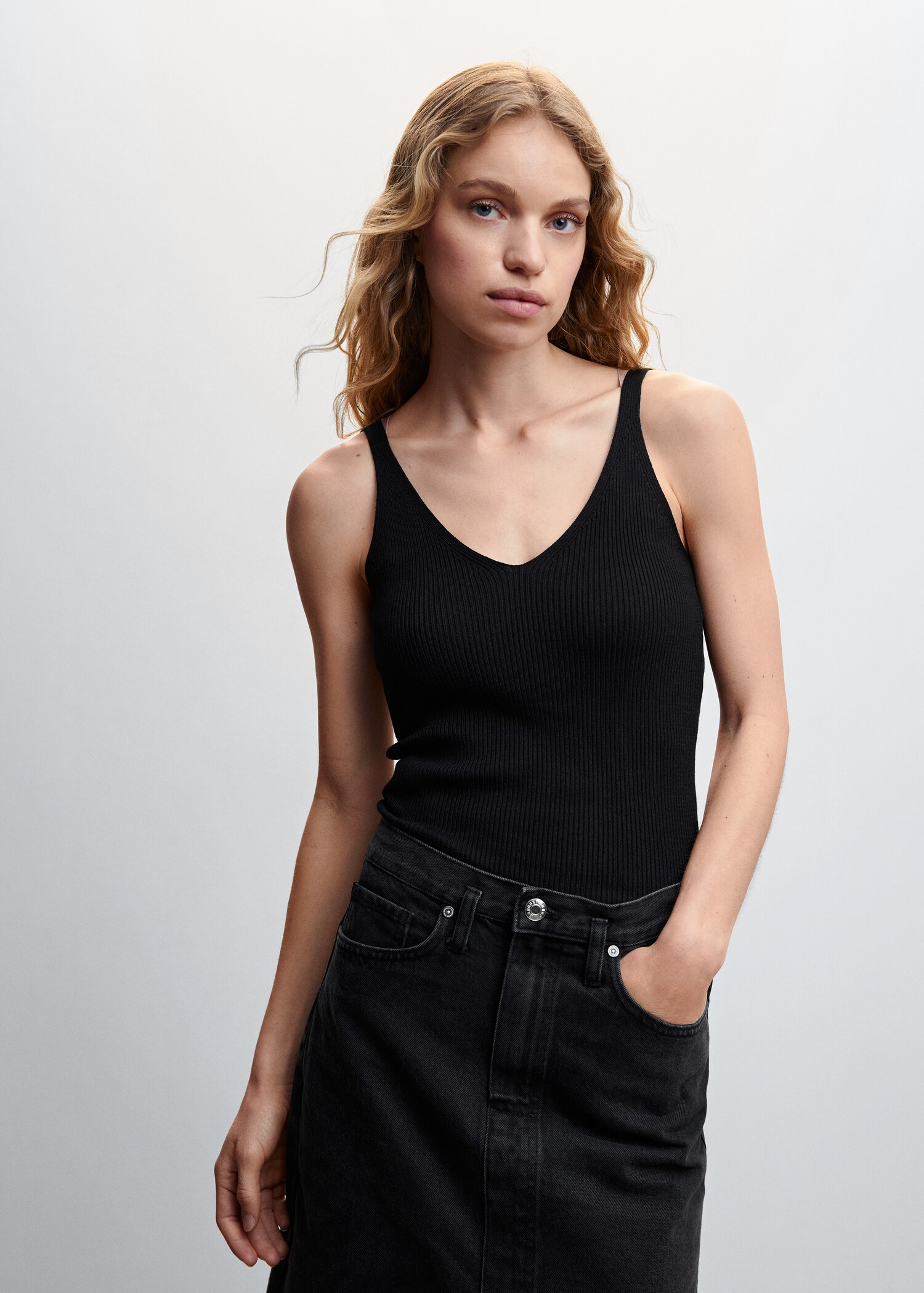 V-neck knitted top - Medium plane