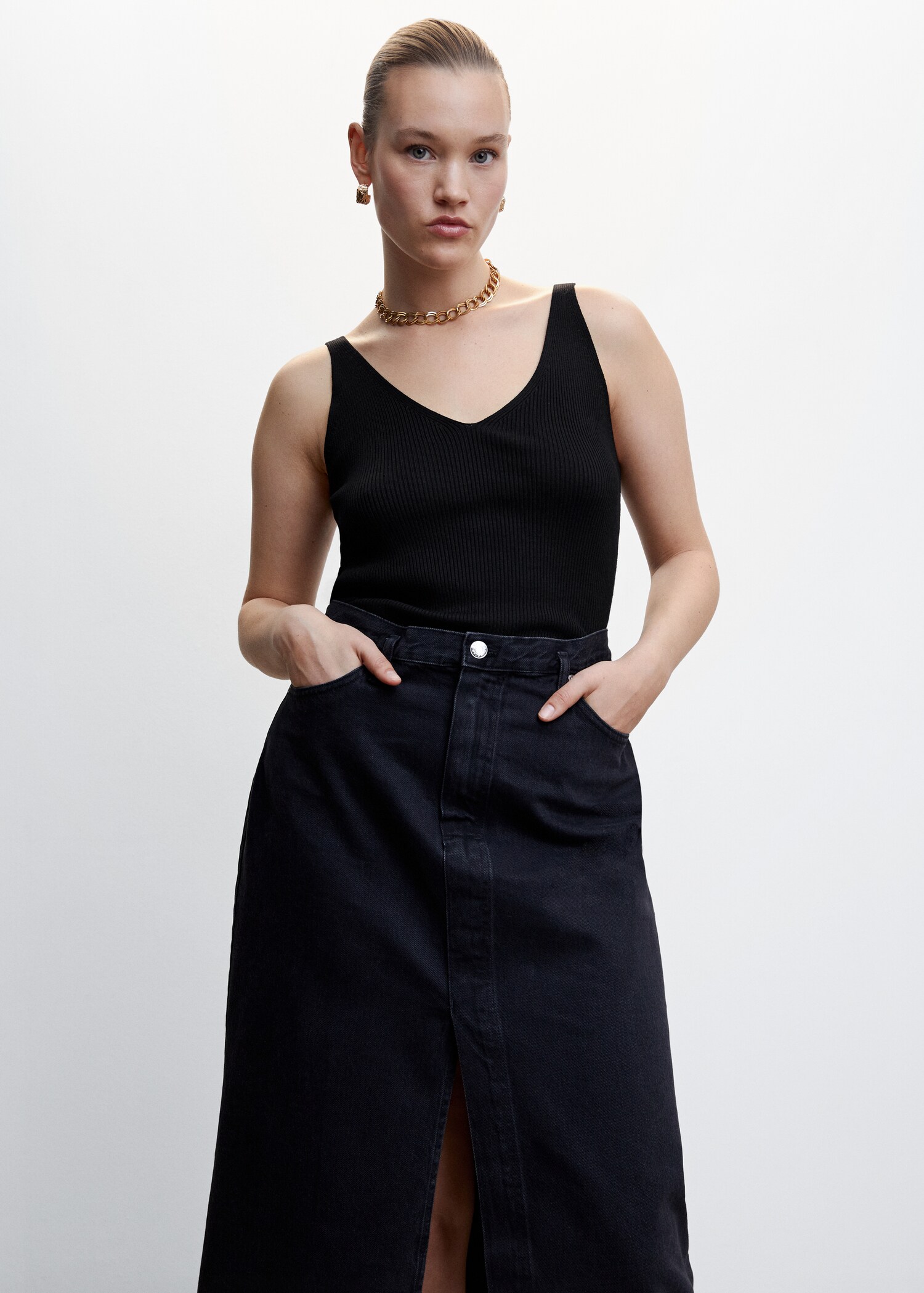 V-neck knitted top - Details of the article 5