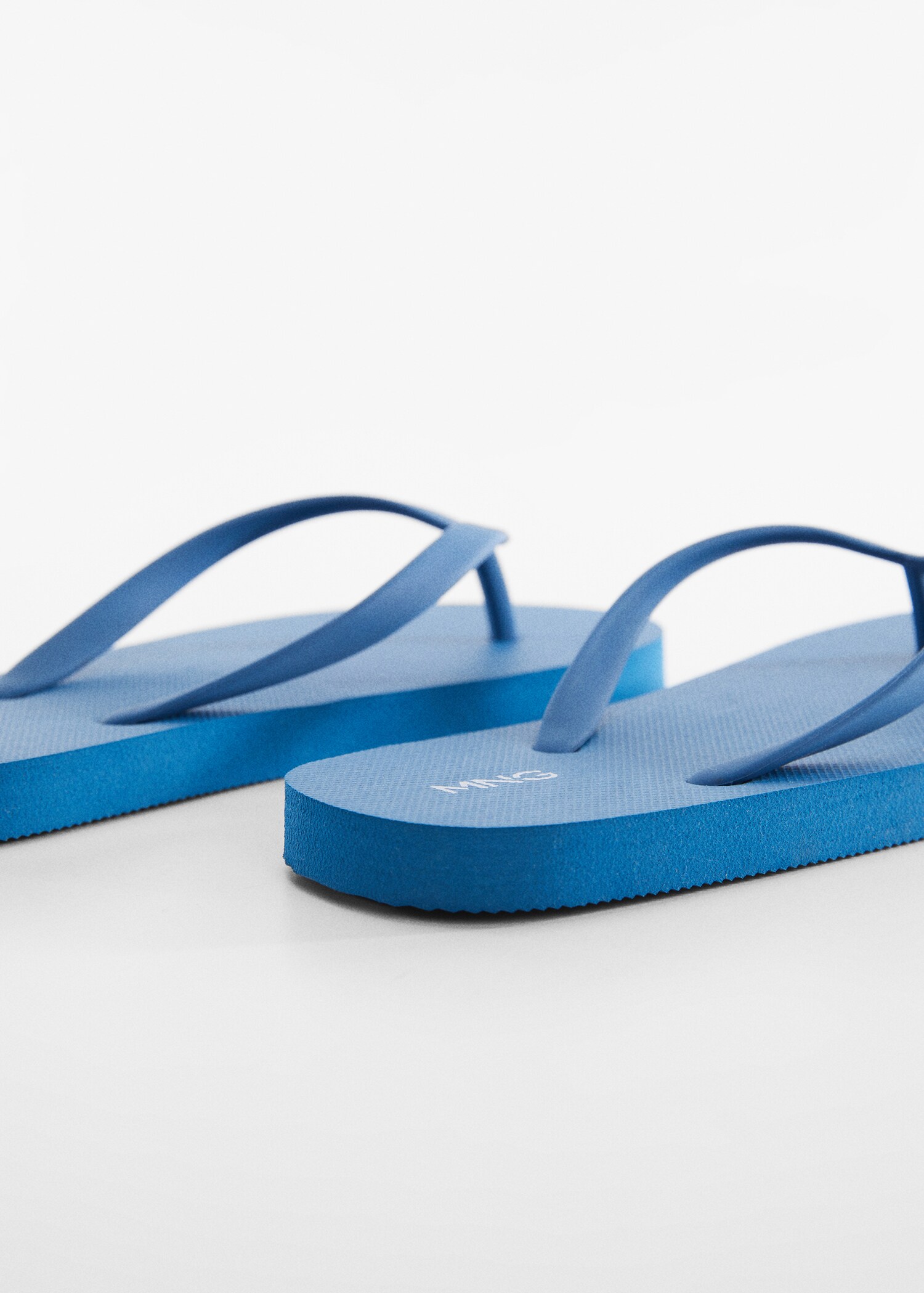 Strappy flip-flops - Details of the article 1