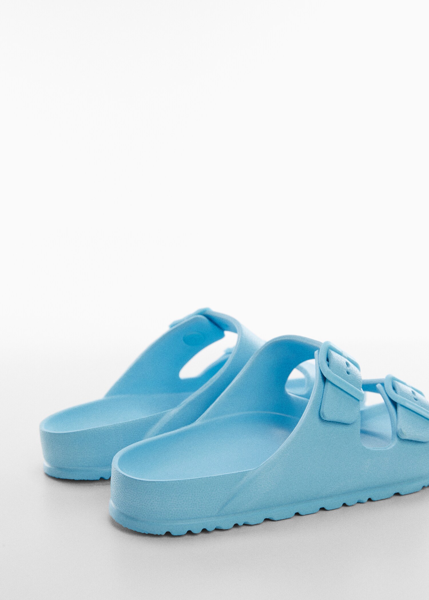 Slippers med spenner - Artikkeldetalj 1