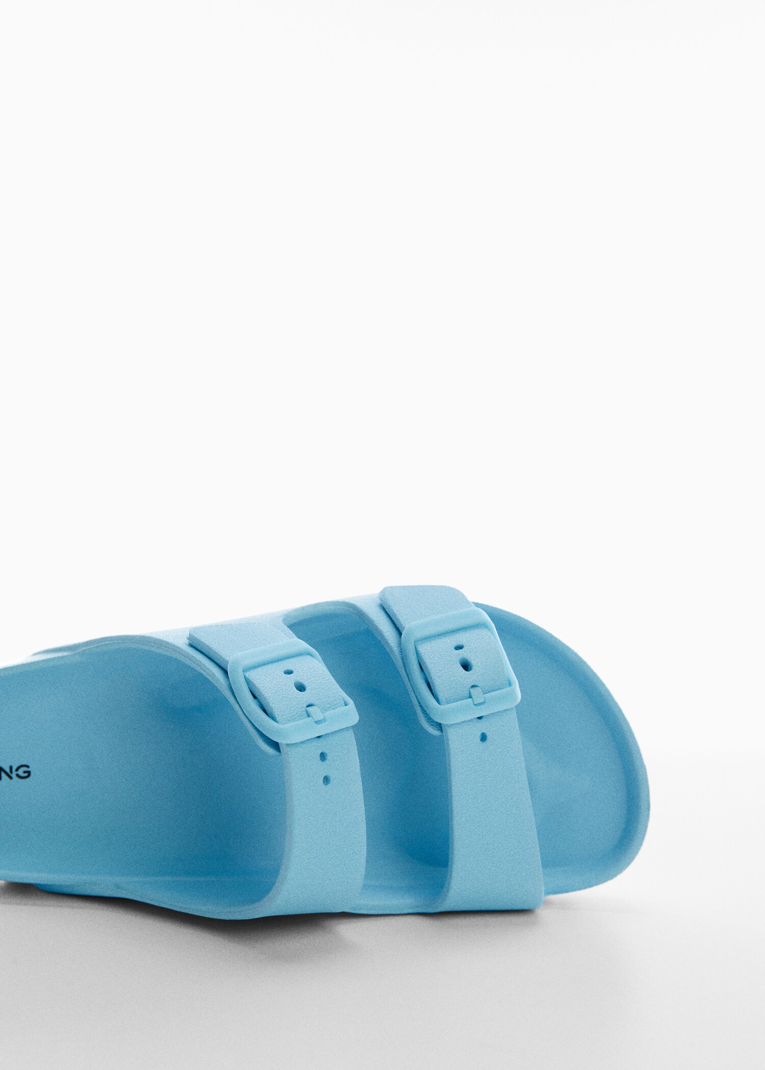 Slippers med spenner - Artikkeldetalj 2