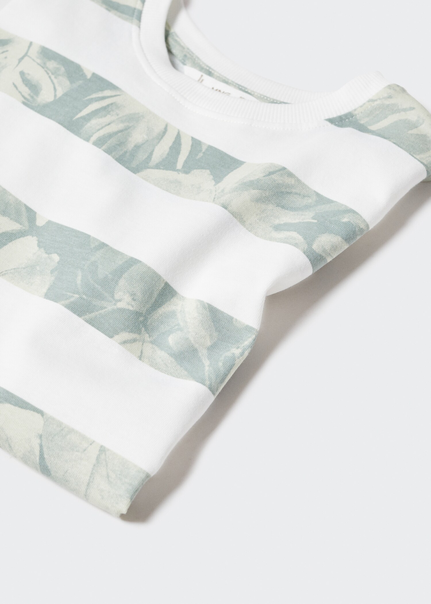 Printed striped T-shirt - Details of the article 8