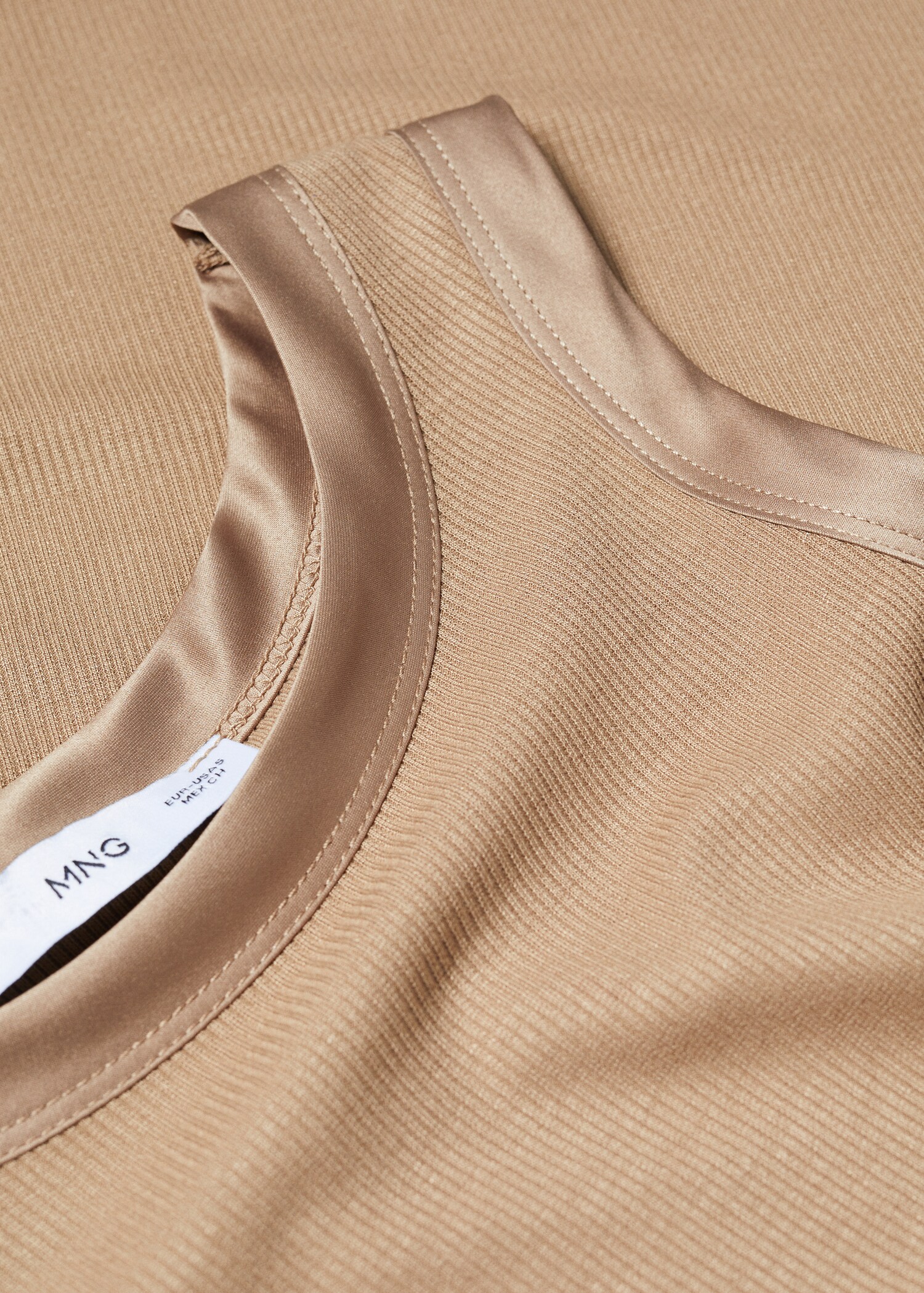 Top with satin details  - Details of the article 8