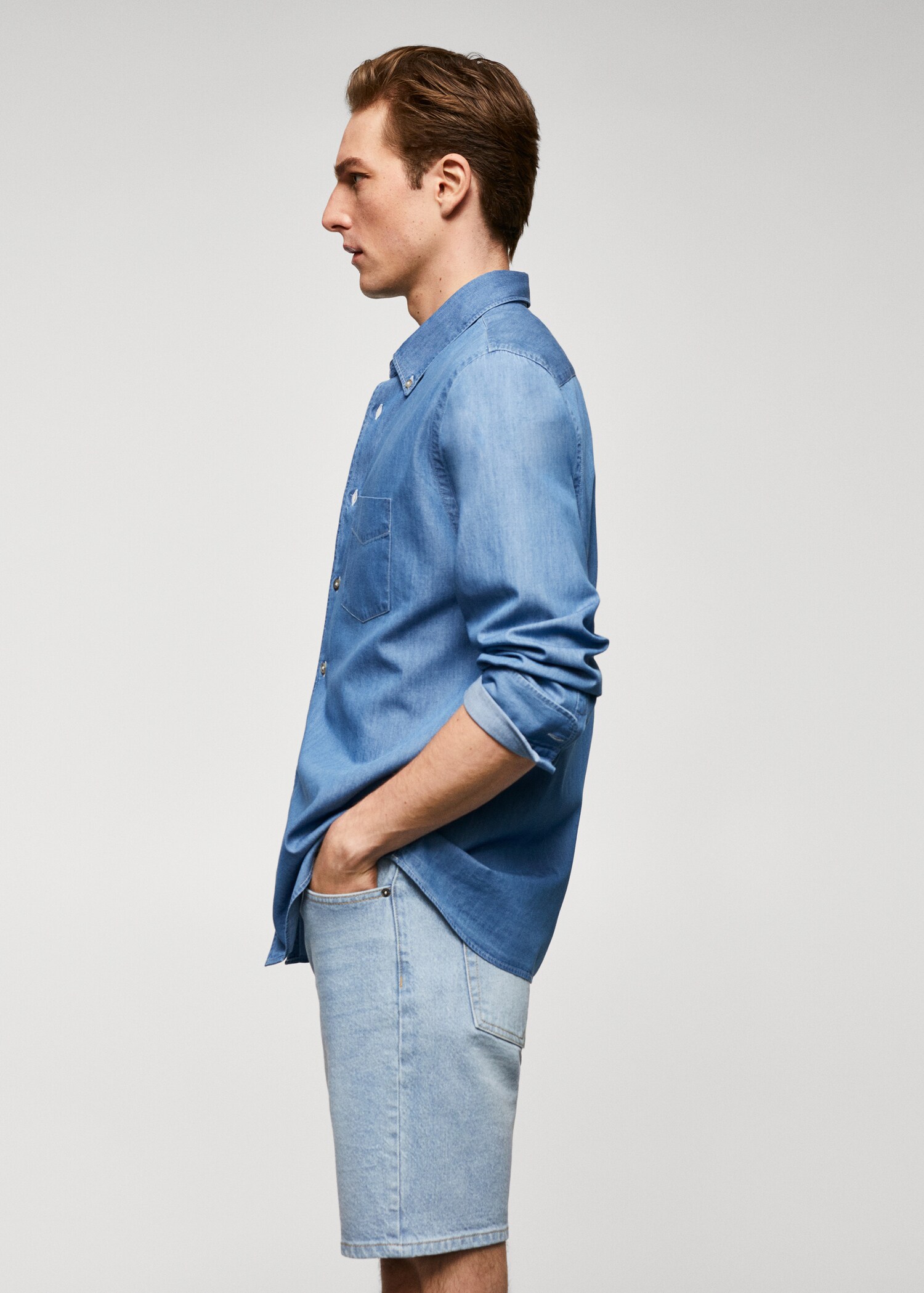 Slim-fit denim skirt with pockets - Details of the article 2