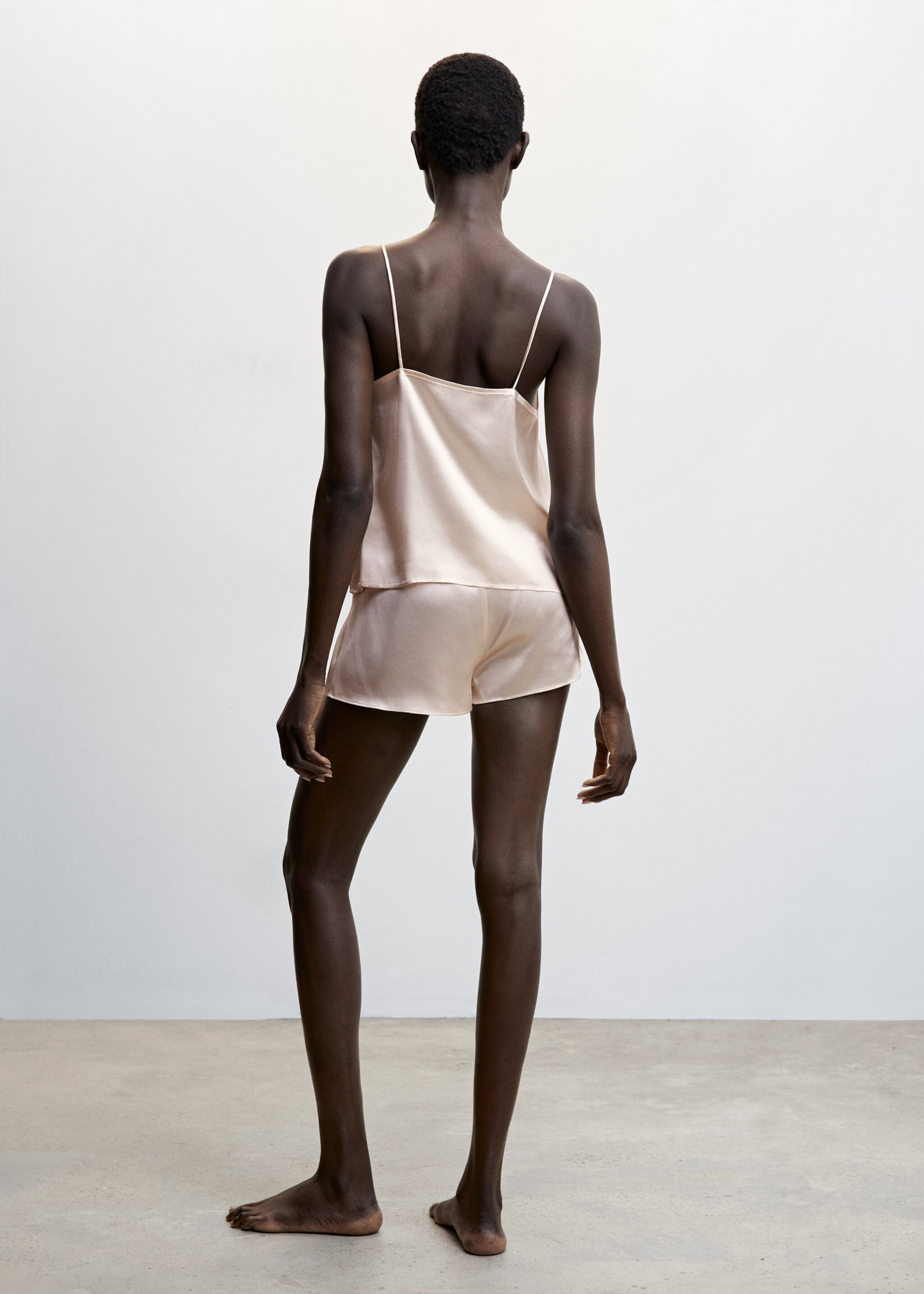 Satin fluid shorts - Reverse of the article, Ecru. Ref: 47020073-00.