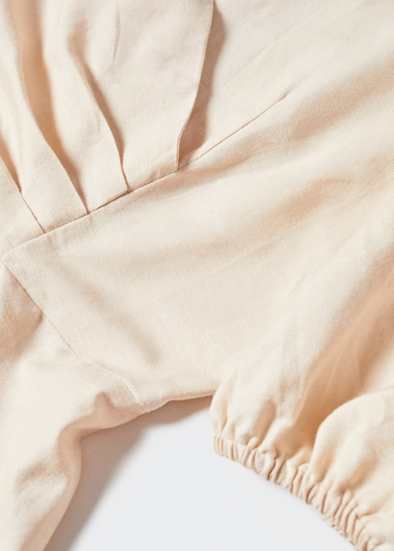 Jumpsuit with puffed sleeves - Details of the article 8